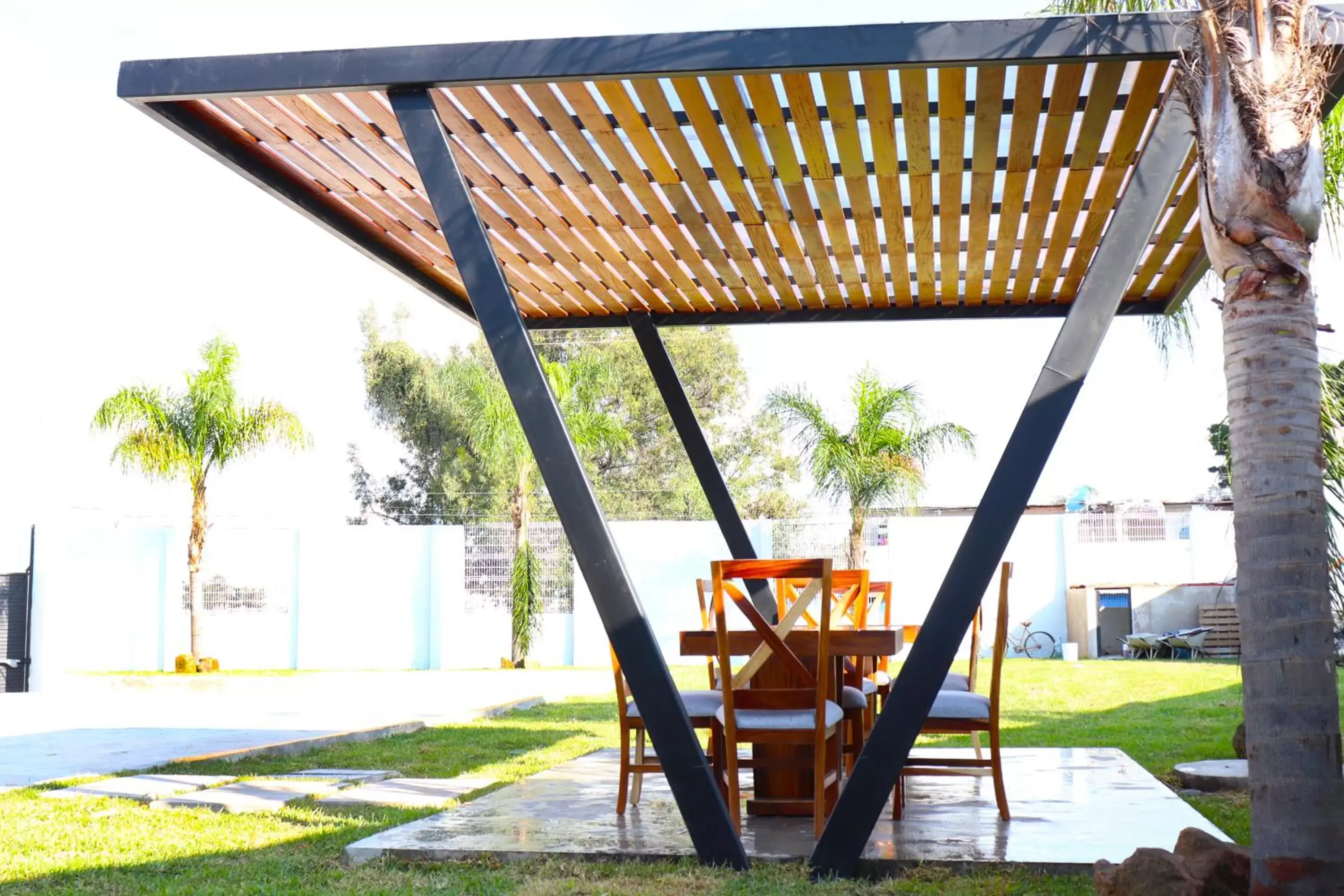 Patio in Hotel Bugari Aeropuerto Guadalajara