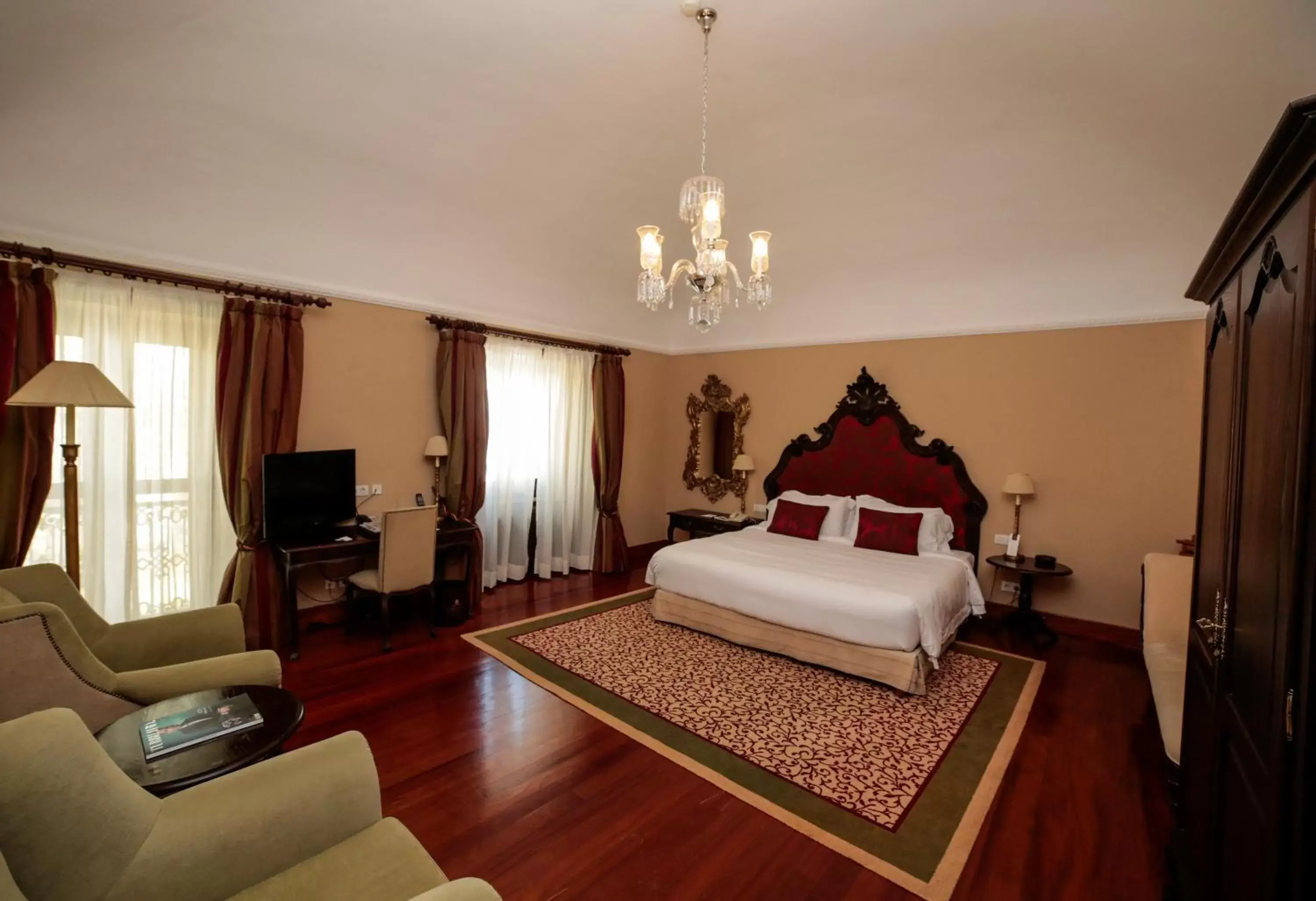 Bedroom in Convento do Espinheiro, Historic Hotel & Spa