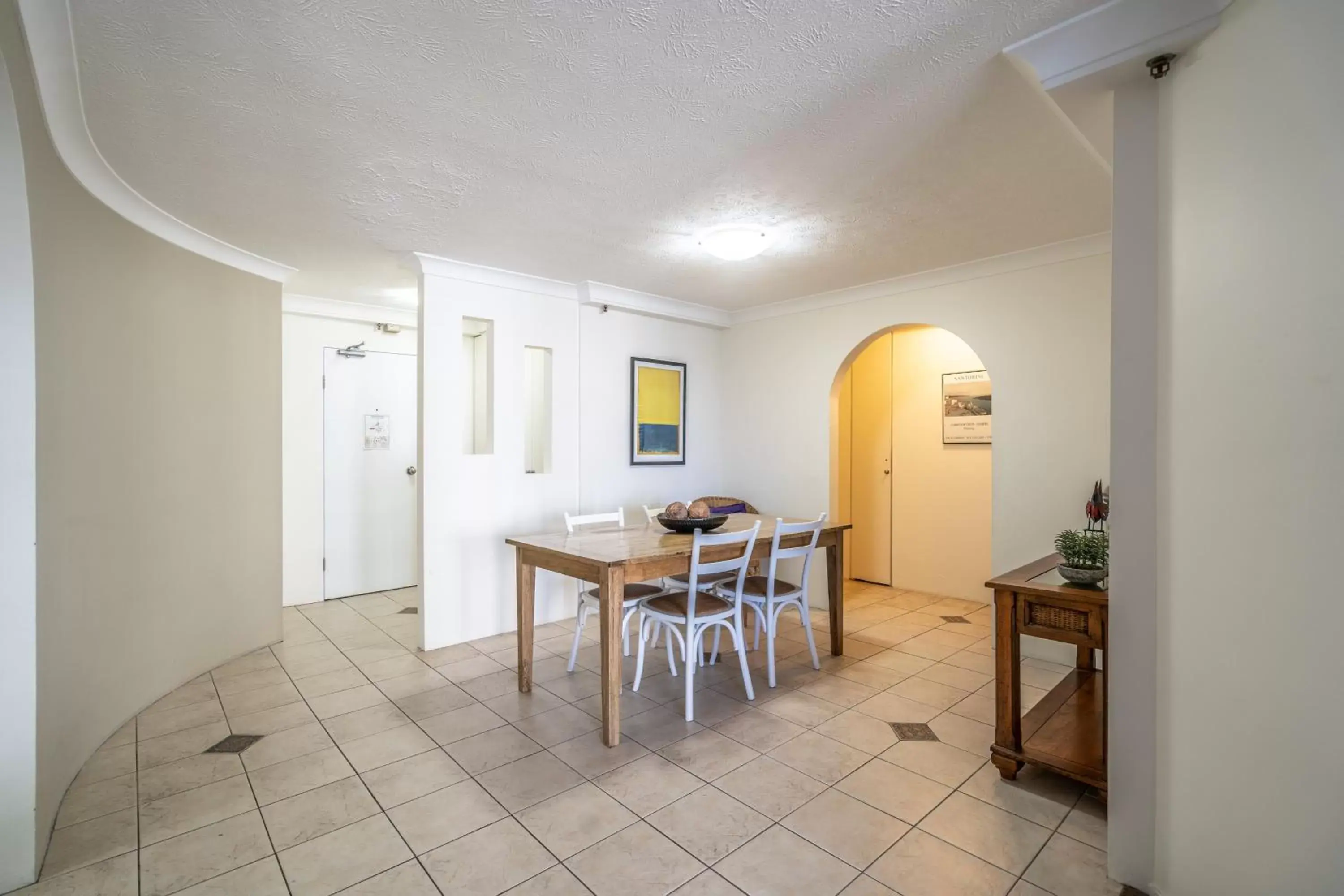 Dining Area in Biarritz Apartments