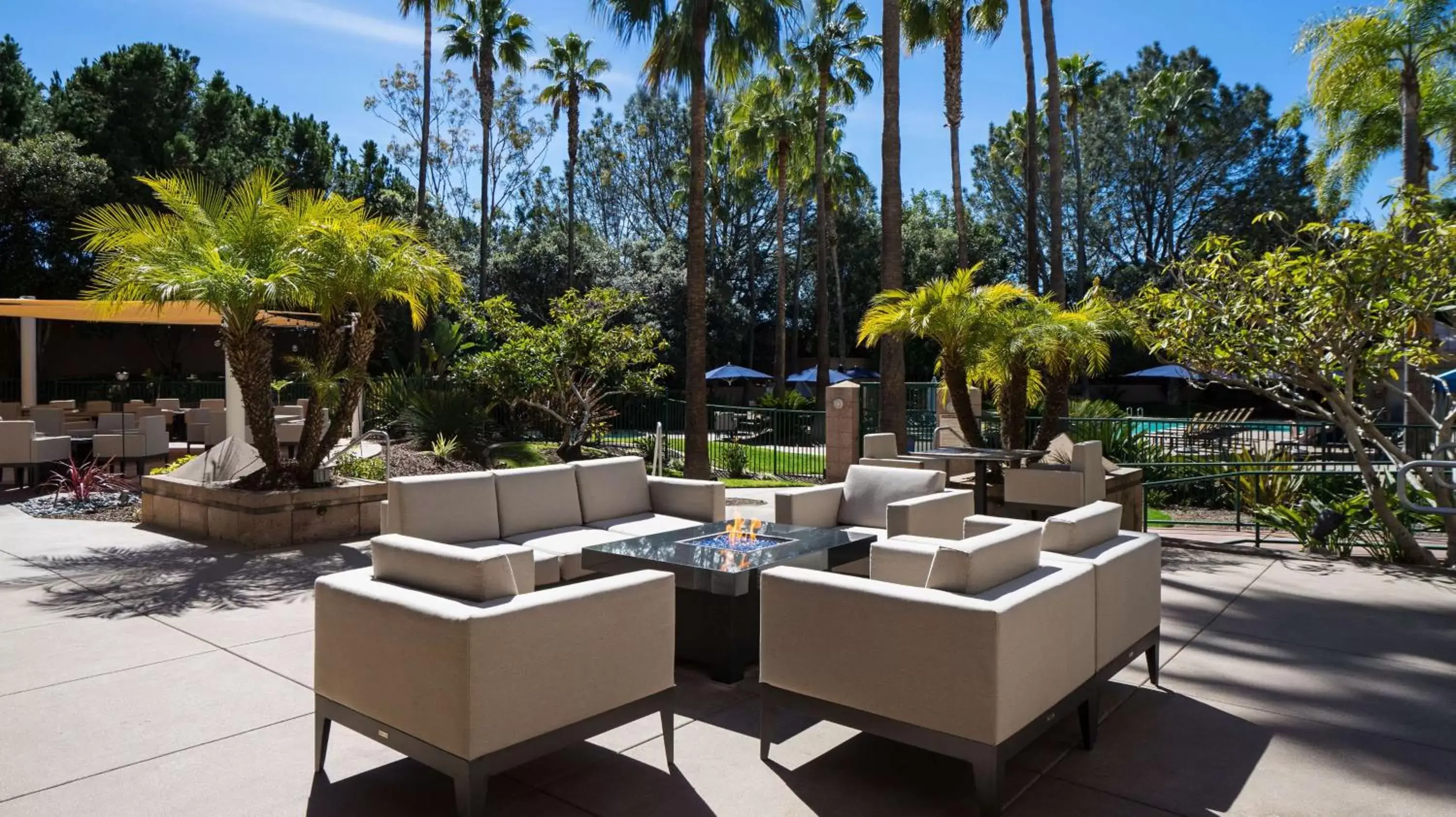 Patio in DoubleTree by Hilton San Diego Del Mar