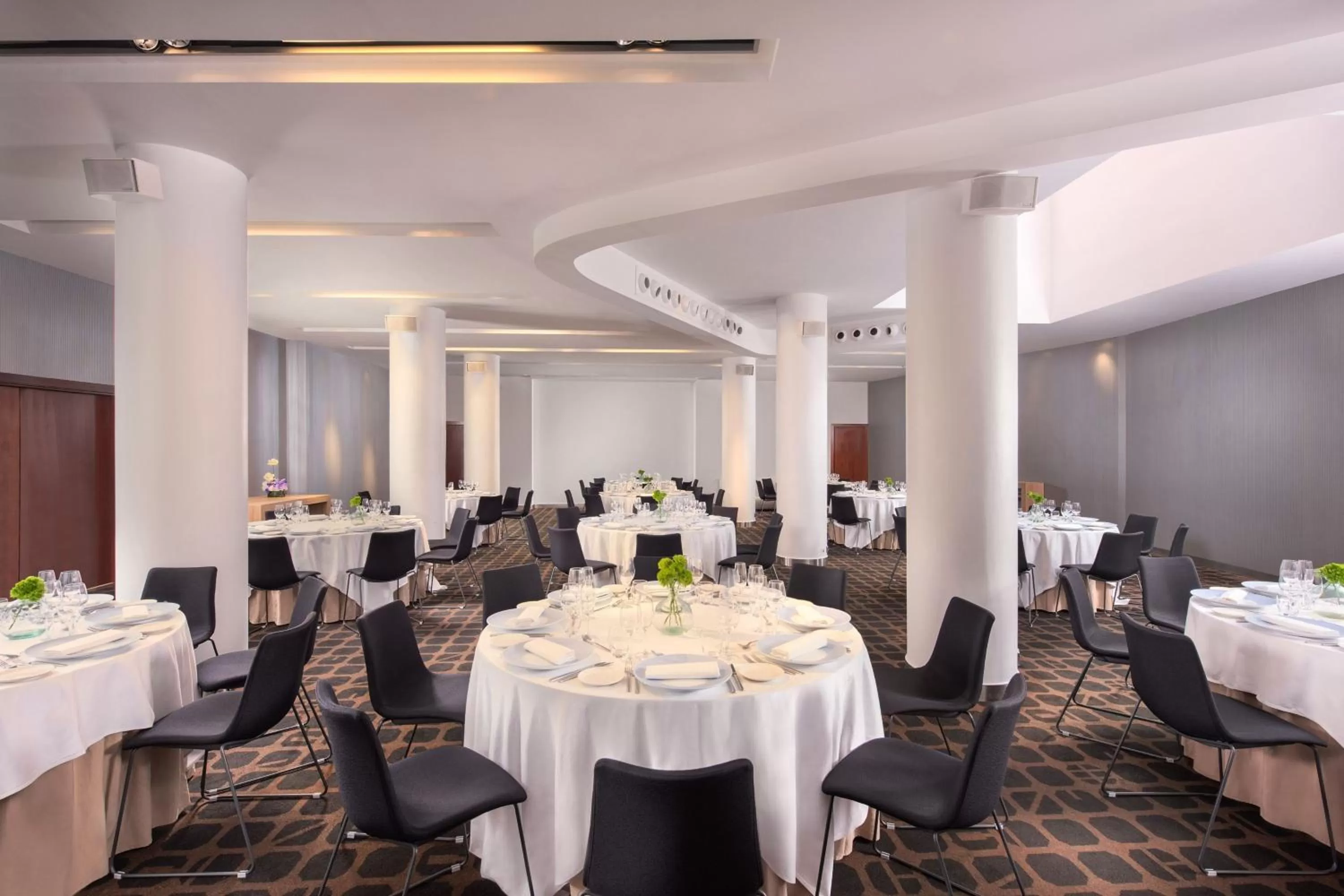 Meeting/conference room in Le Meridien Barcelona