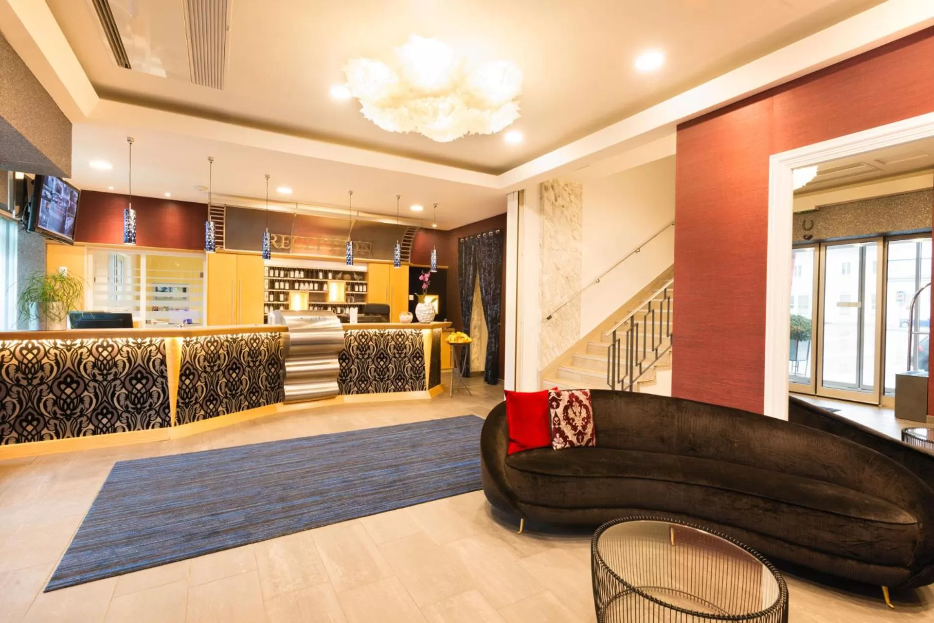 Lobby or reception in Hotel City