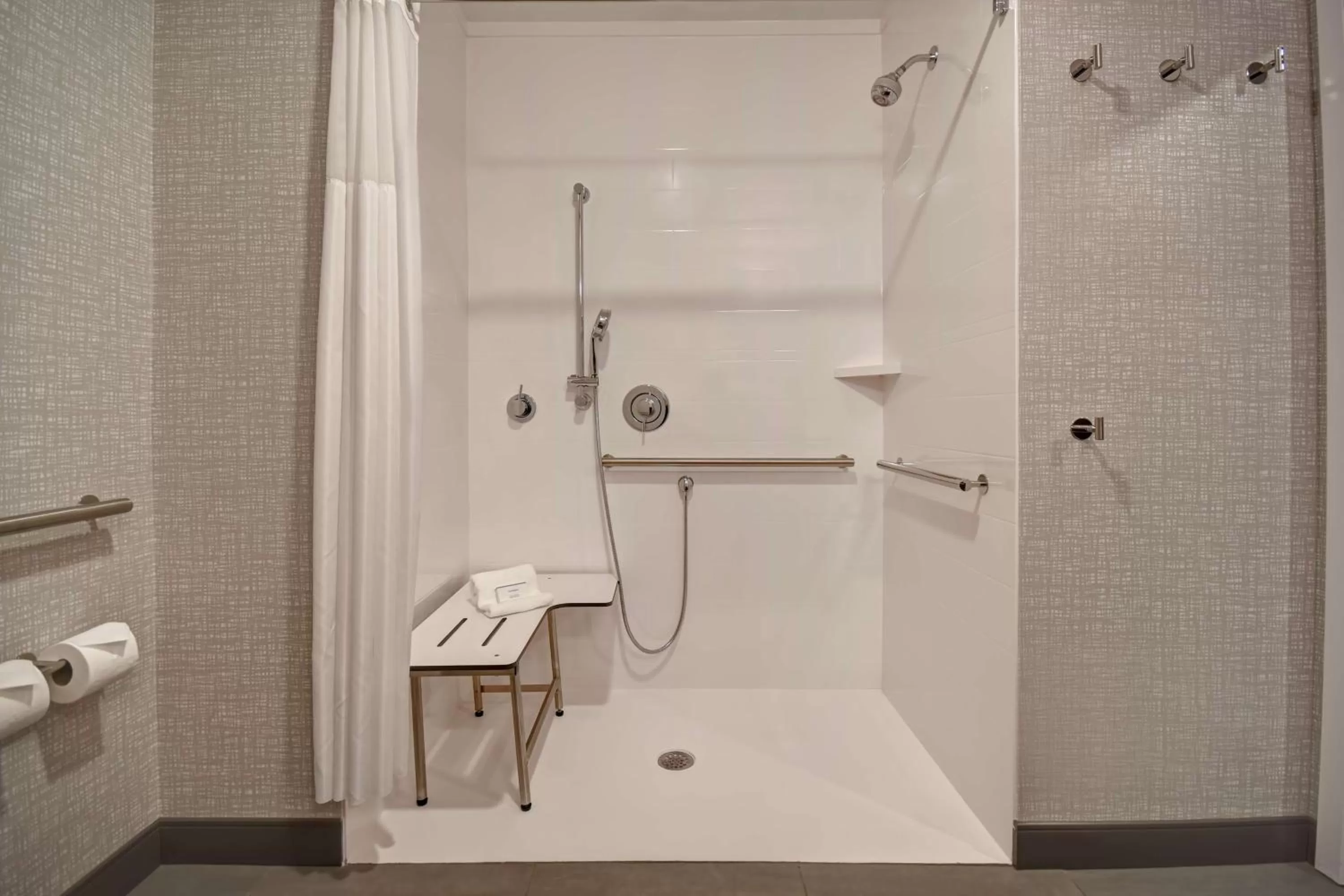 Bathroom in Hampton Inn Pleasant View