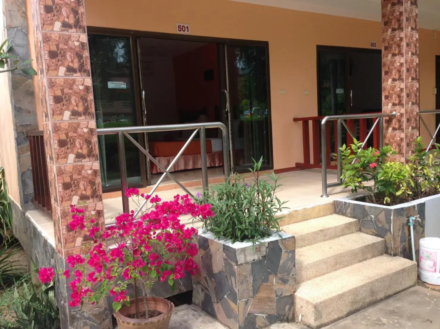 Area and facilities in D.R. Lanta Bay Resort