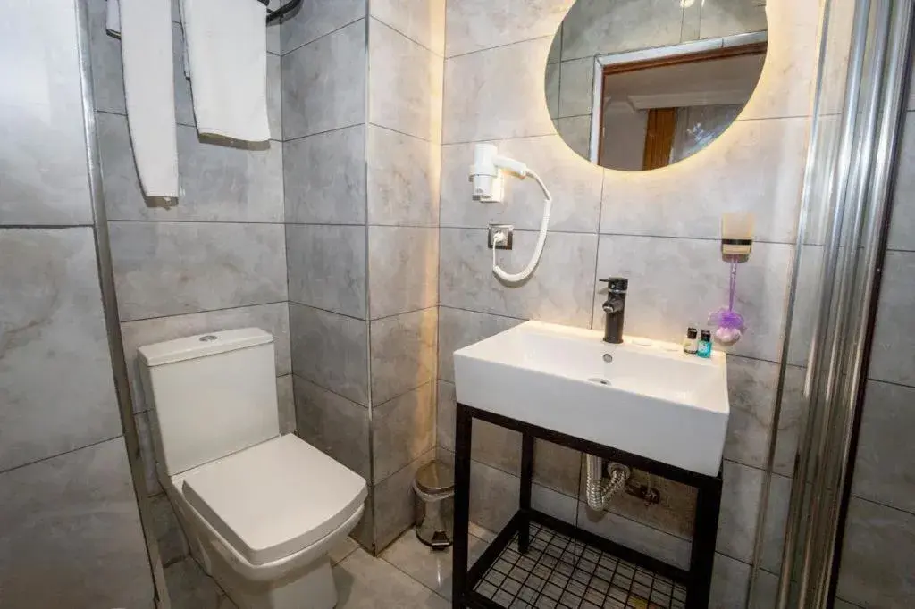 Bathroom in Kadirga Antik Hotel