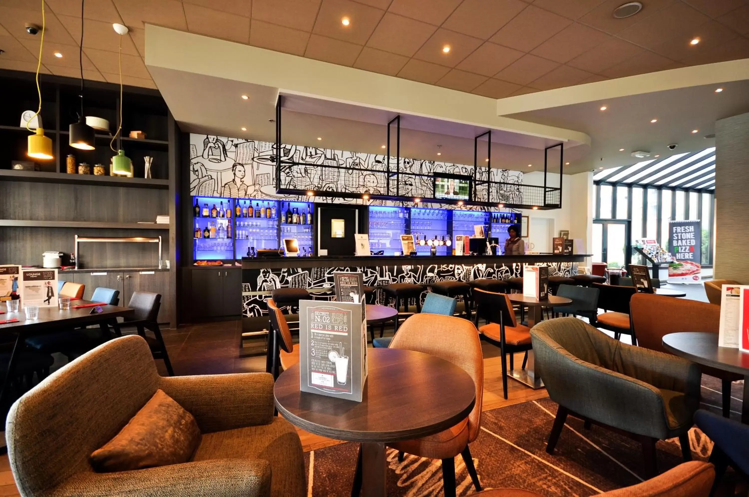 Dining area, Lounge/Bar in ibis Hotel Brussels Centre Gare du Midi