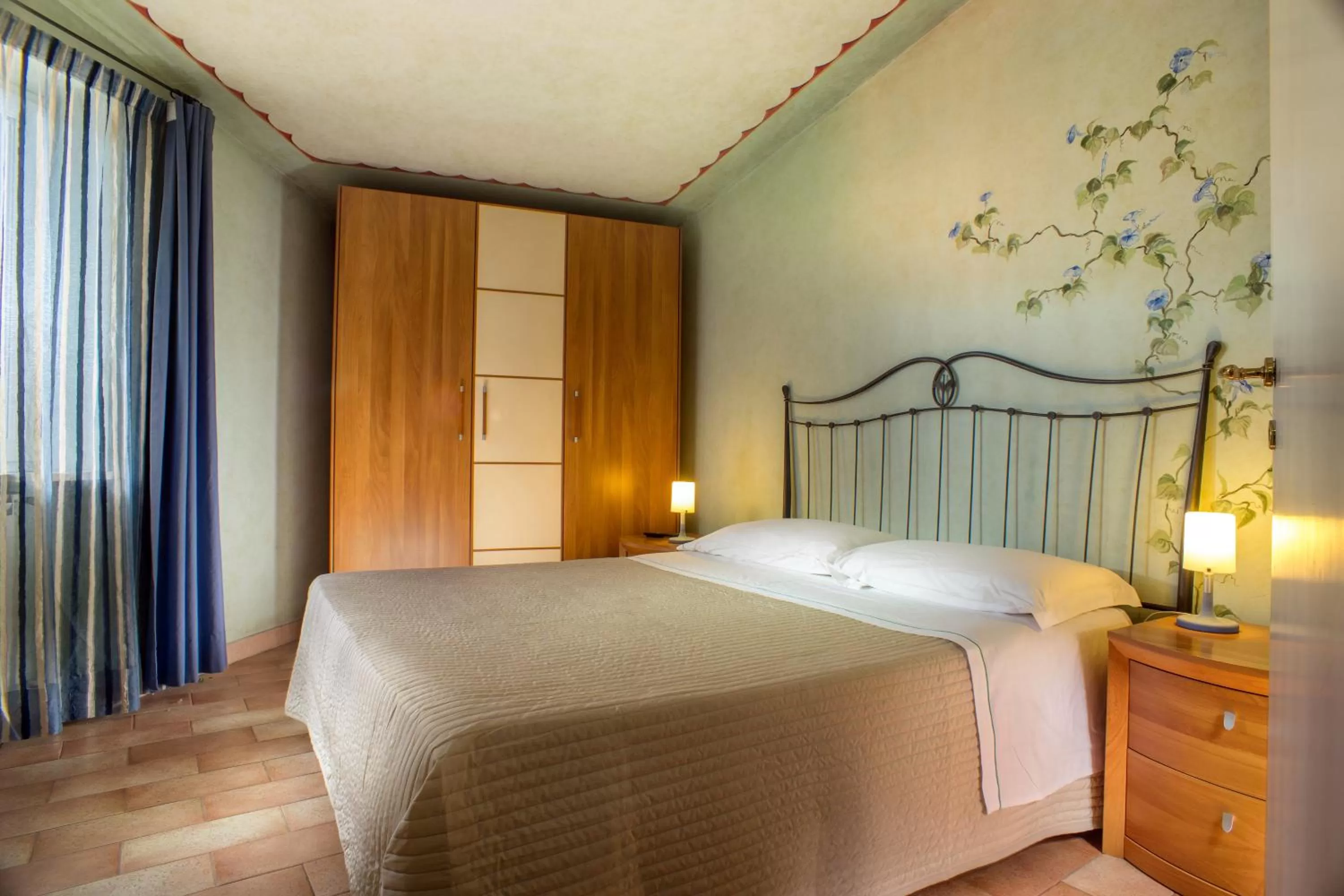 Photo of the whole room, Bed in Residence Verdeborgo