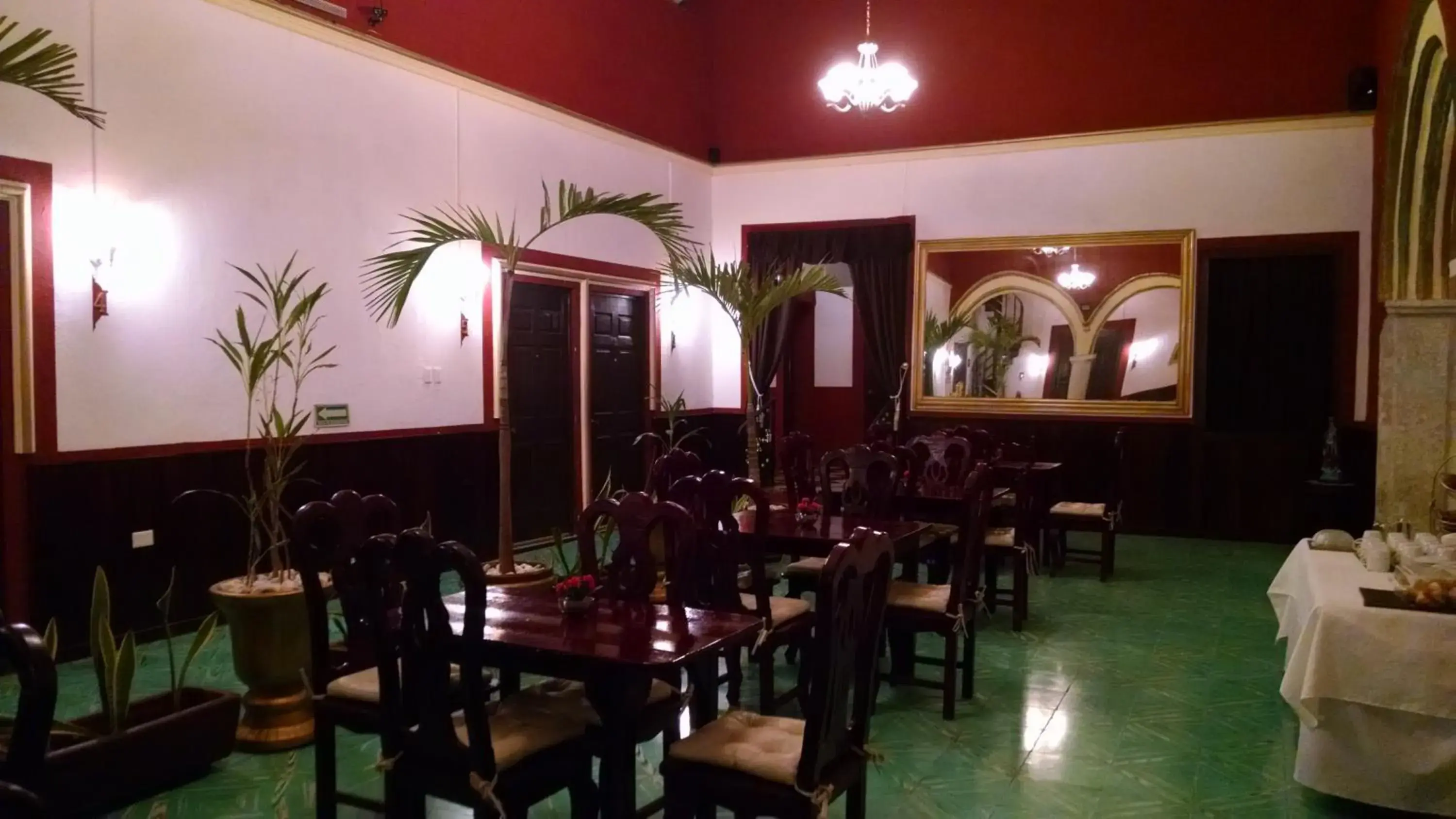 Area and facilities, Restaurant/Places to Eat in Hotel Maya Ah Kim Pech