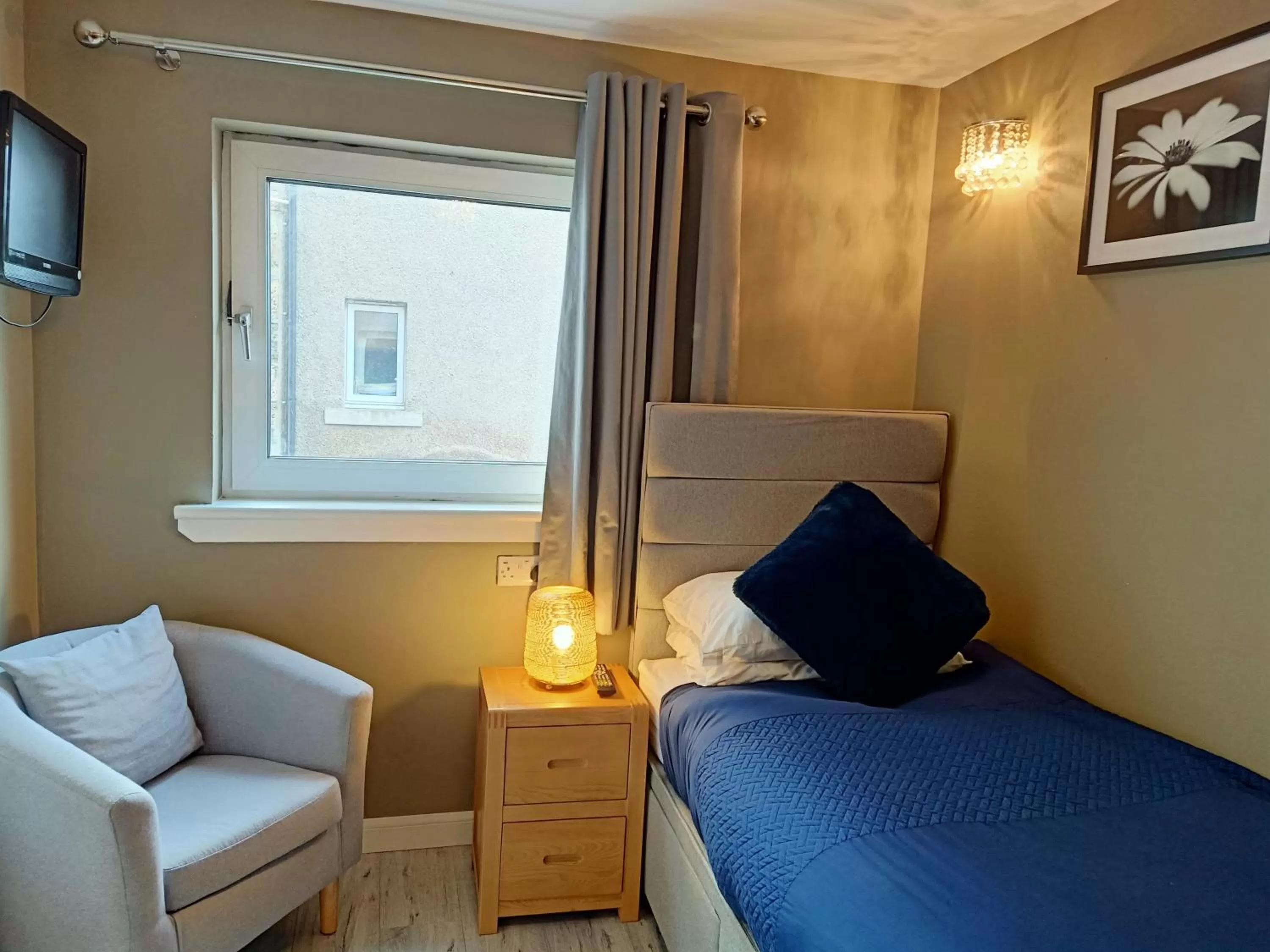 Bed in The Milton Accommodation