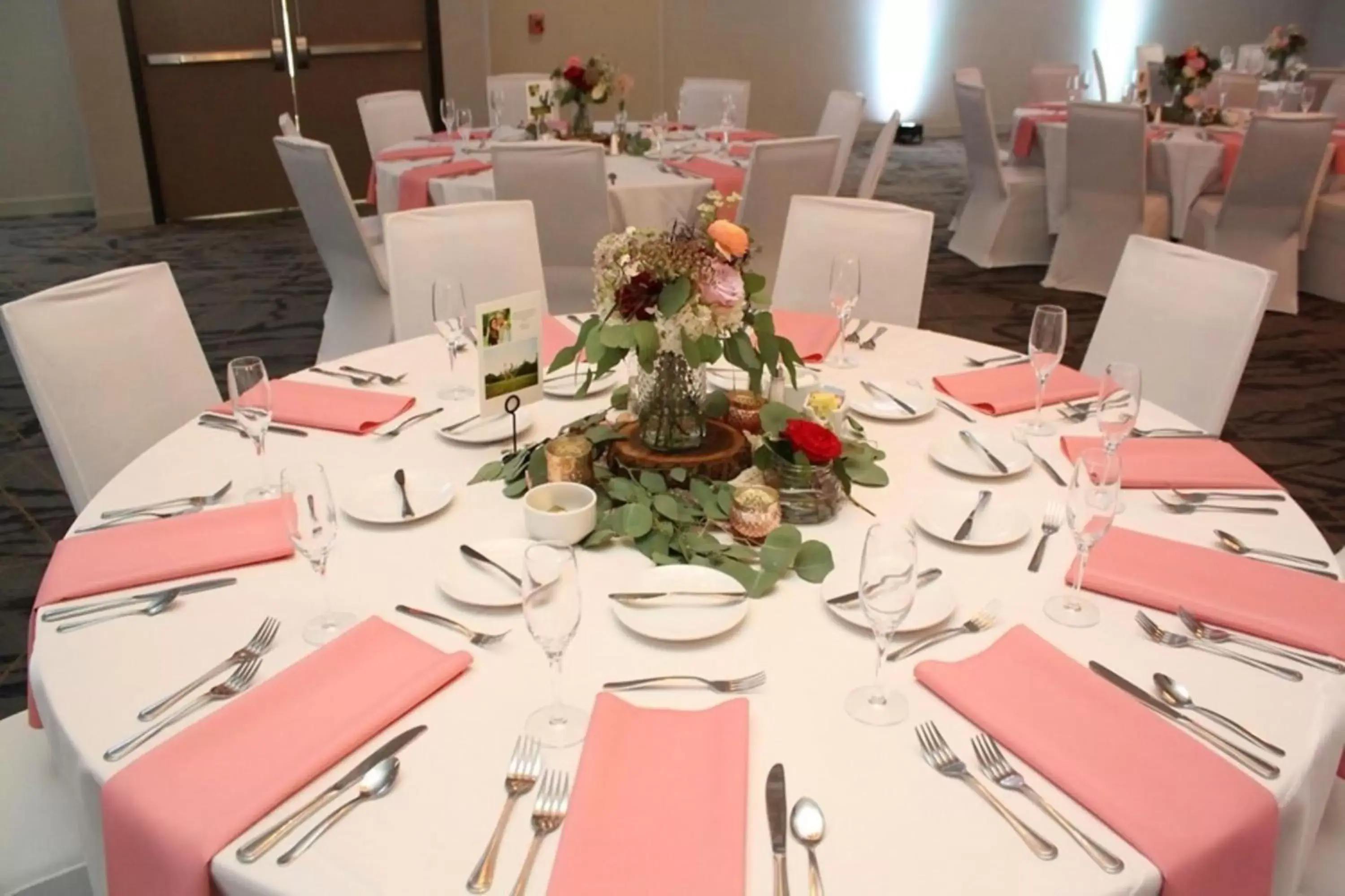 Banquet/Function facilities, Restaurant/Places to Eat in Holiday Inn - Bloomington - Normal, an IHG Hotel