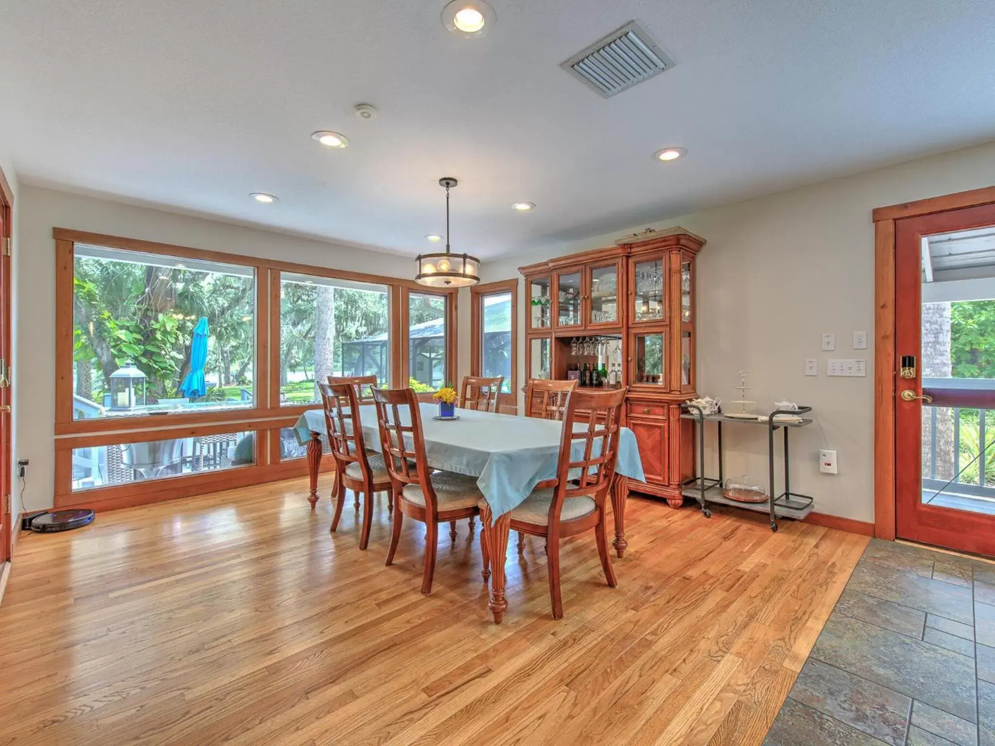 Seating area, Dining Area in Riverbend Retreat - Fla.