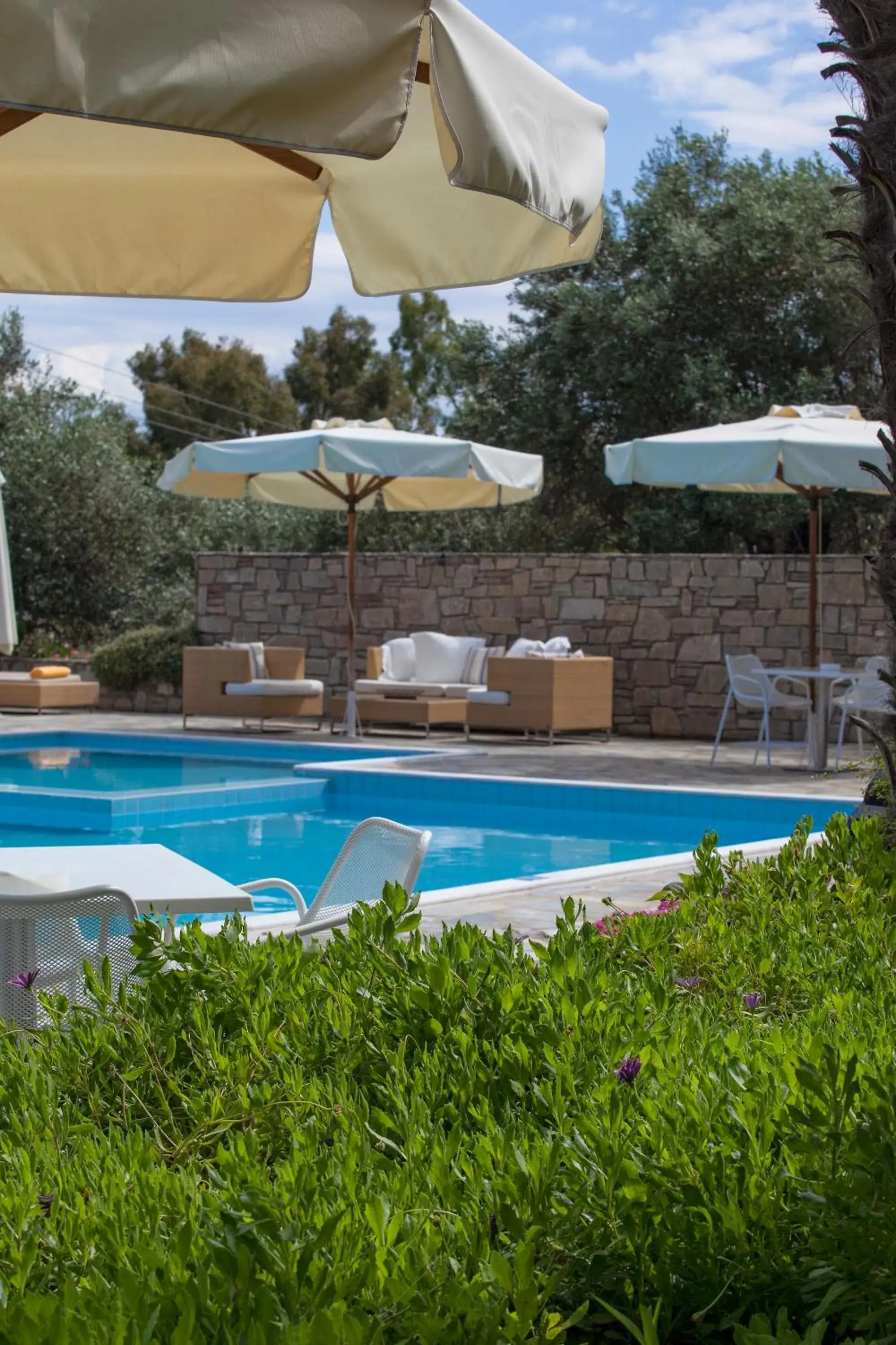 Restaurant/places to eat, Swimming Pool in Aegean Suites Hotel