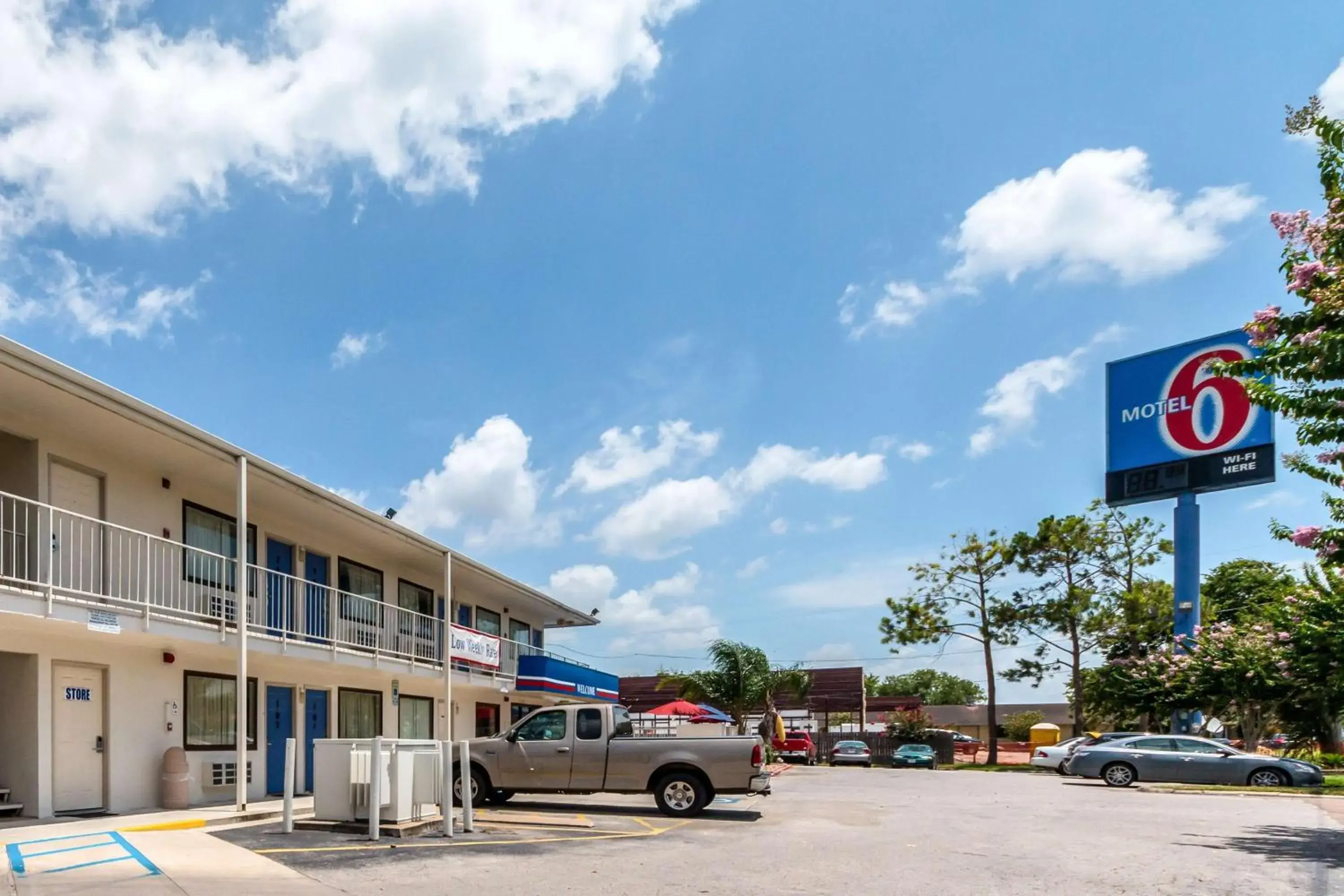 Property Building in Motel 6-Victoria, TX