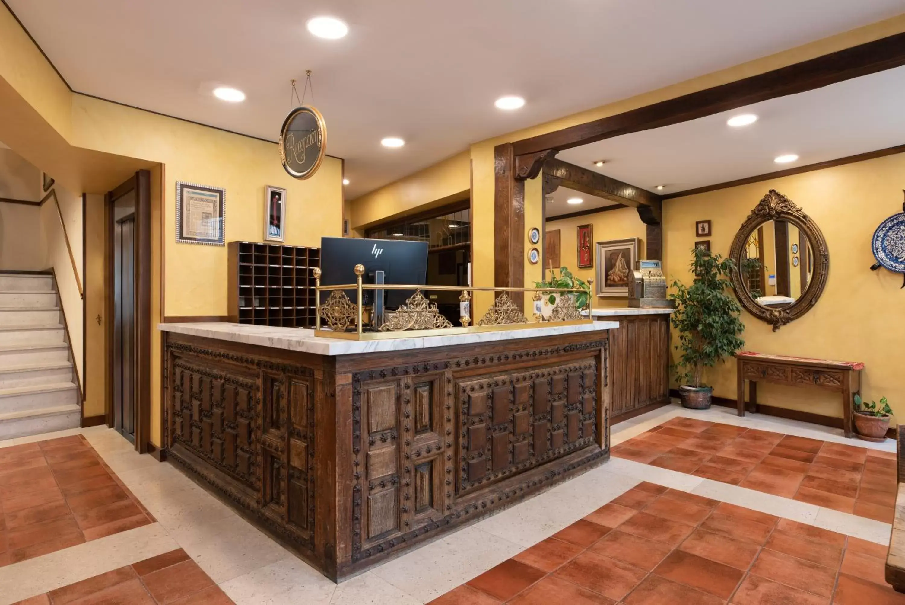 Lobby or reception in Crisol Mesón del Cid Lobby or reception in Crisol Mesón del Cid