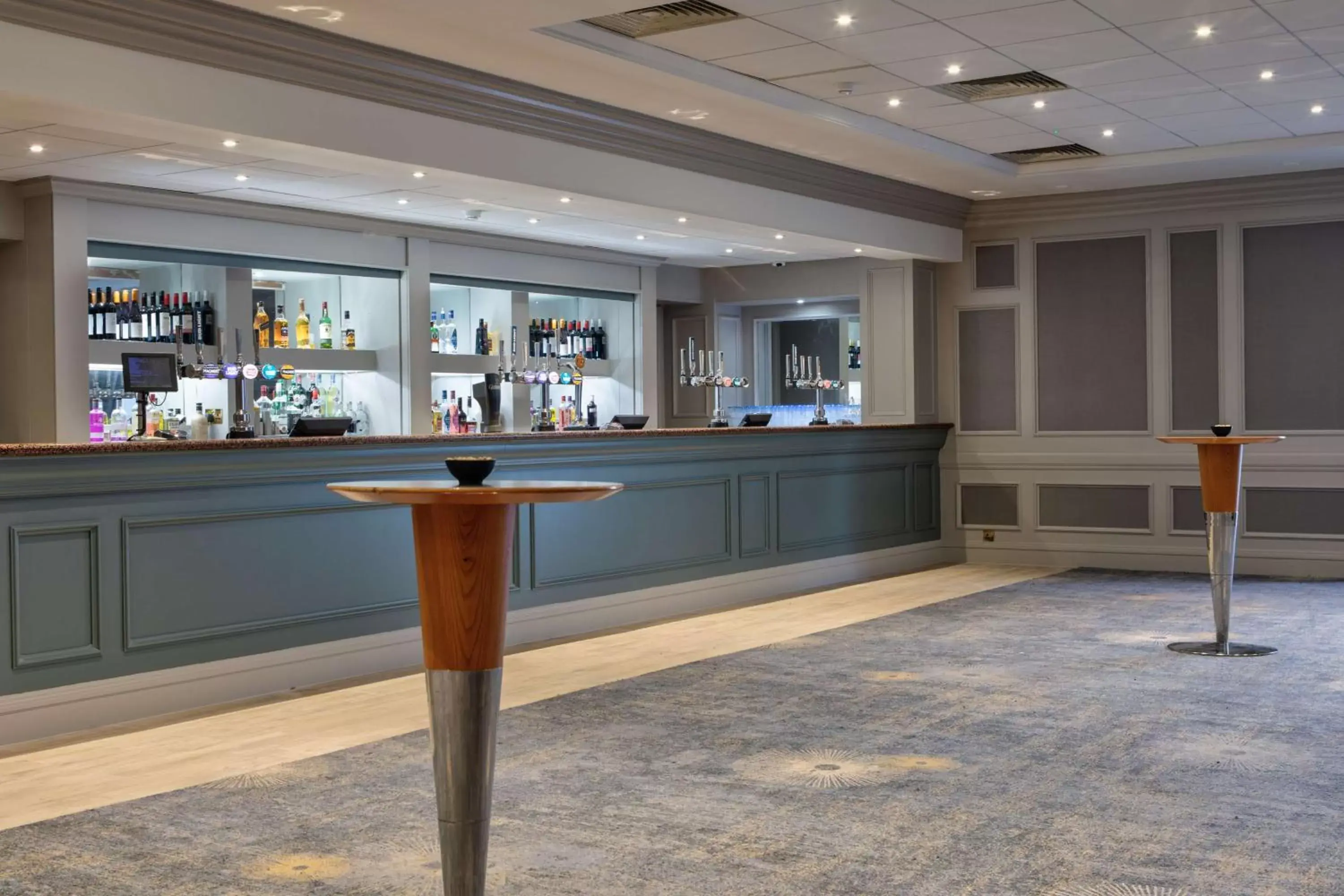 Lounge or bar in DoubleTree by Hilton Stoke-on-Trent, United Kingdom Lounge or bar in DoubleTree by Hilton Stoke-on-Trent, United Kingdom