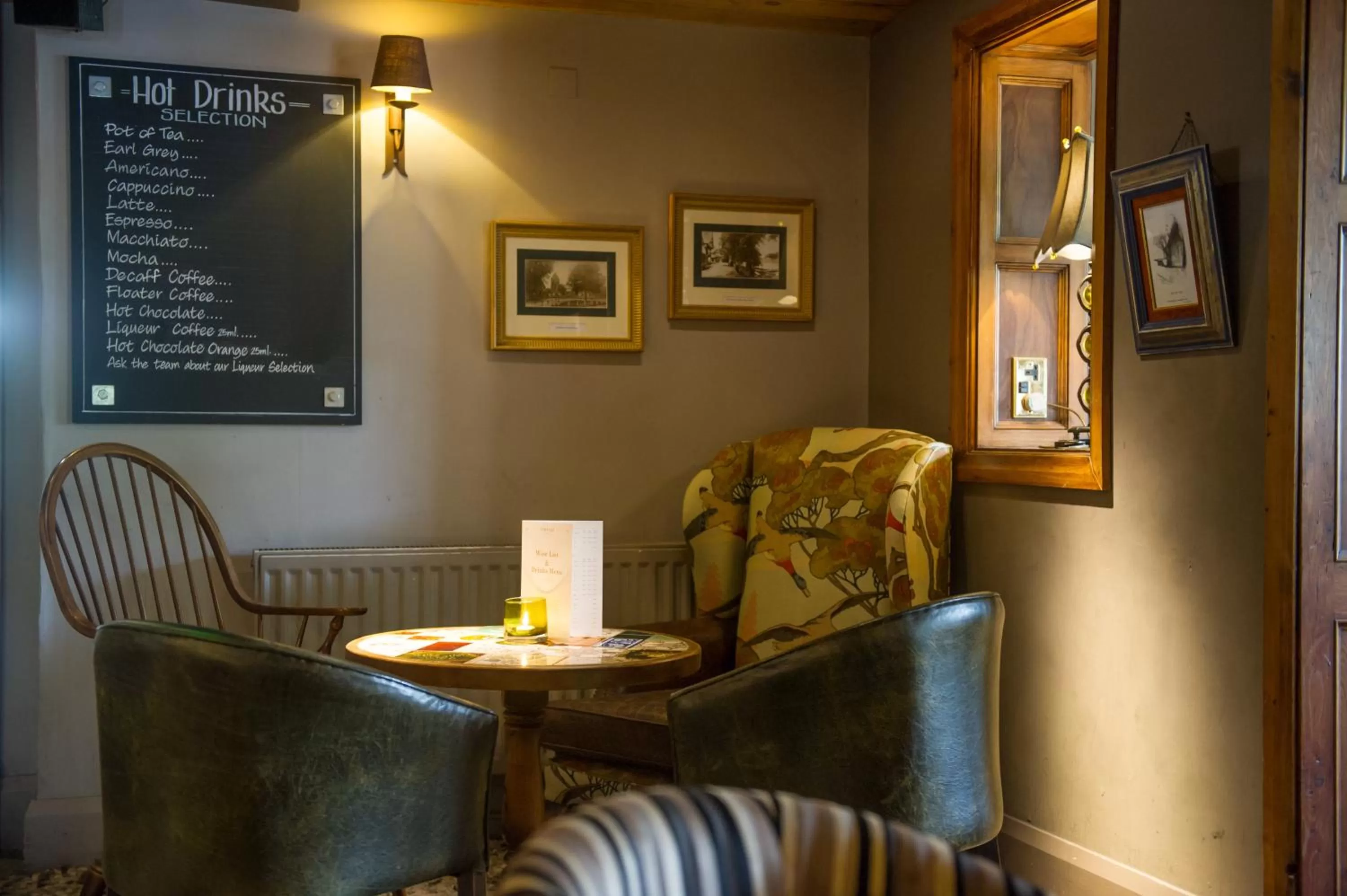 Restaurant/places to eat, Seating Area in The Cheshire Cat by Innkeeper's Collection