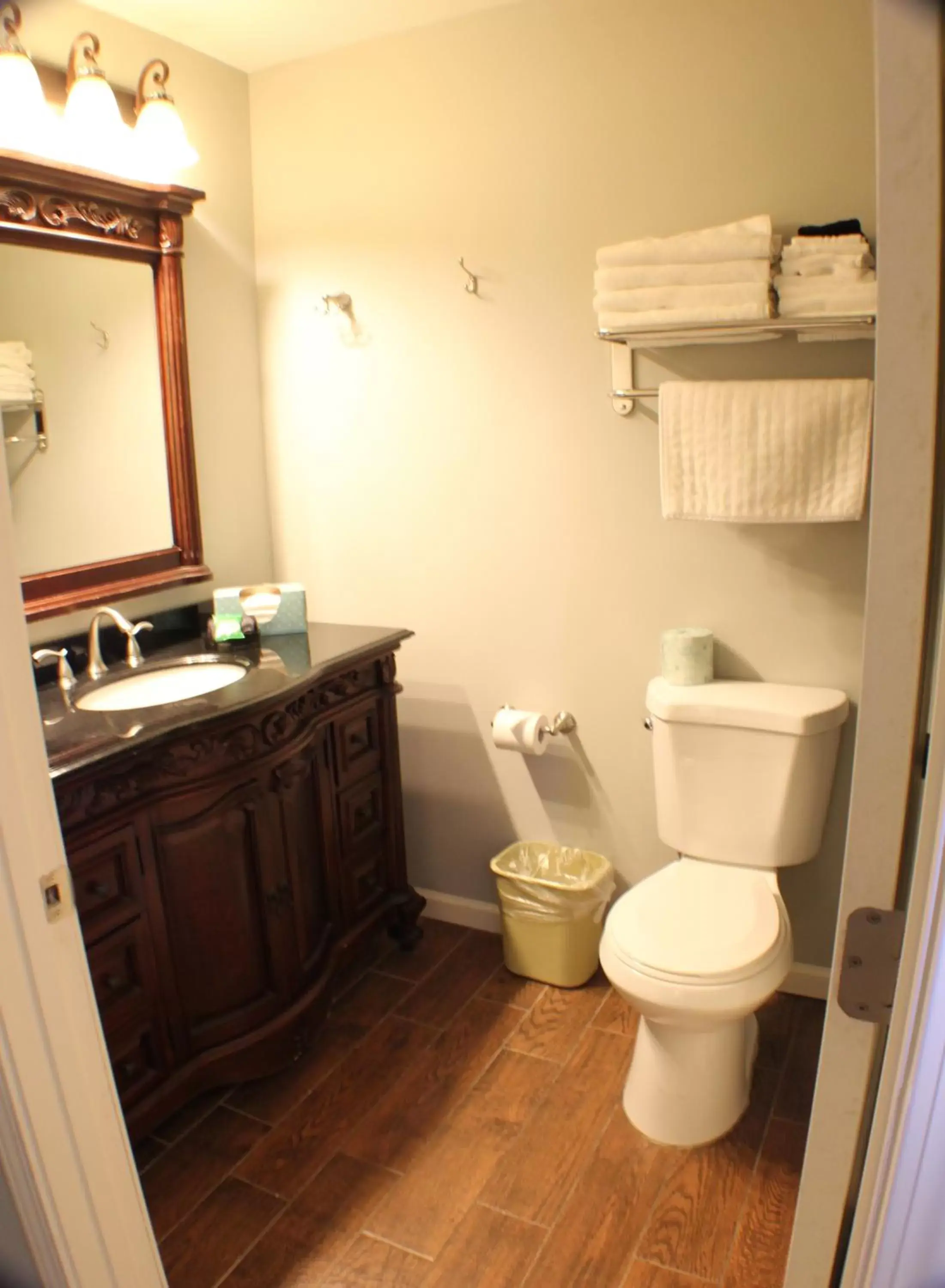 Bathroom in The Dahlonega Square Hotel & Villas