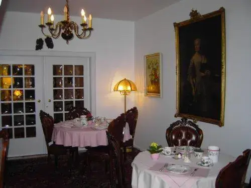 Restaurant/Places to Eat in Haus Mooren, Hotel Garni