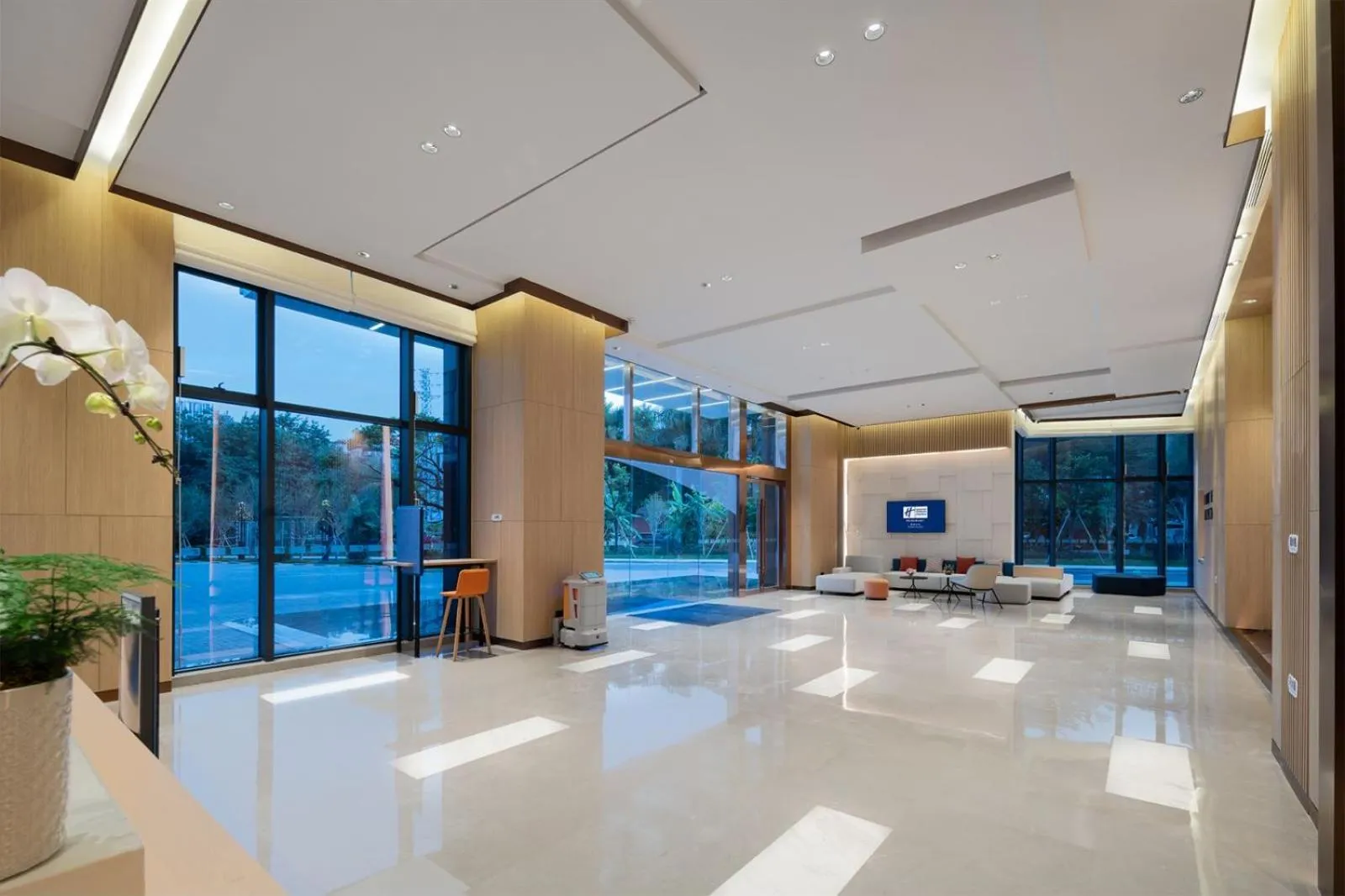 Lobby or reception in Holiday Inn Express Shunde Daliang by IHG