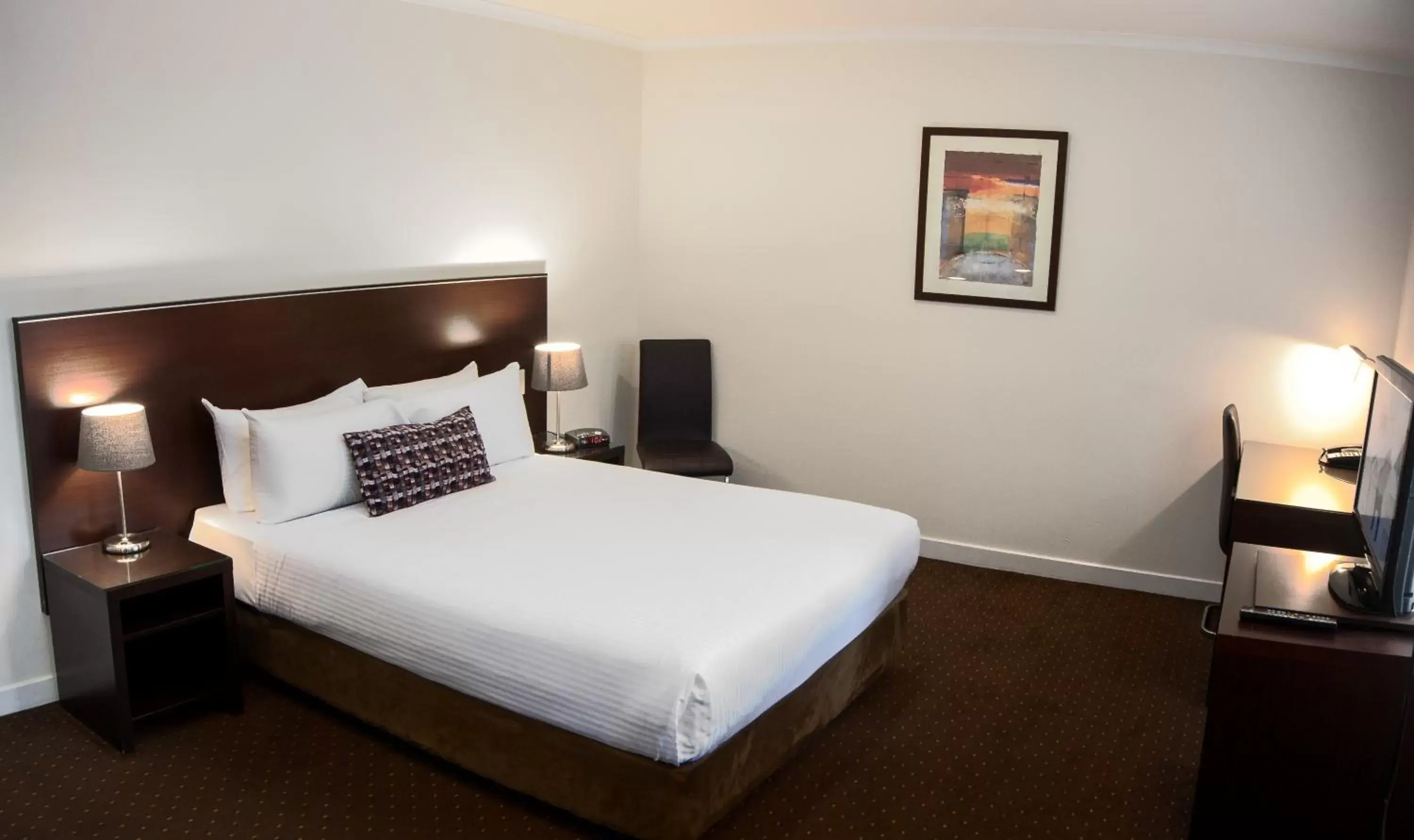Bedroom, Bed in Atlantis Hotel Melbourne