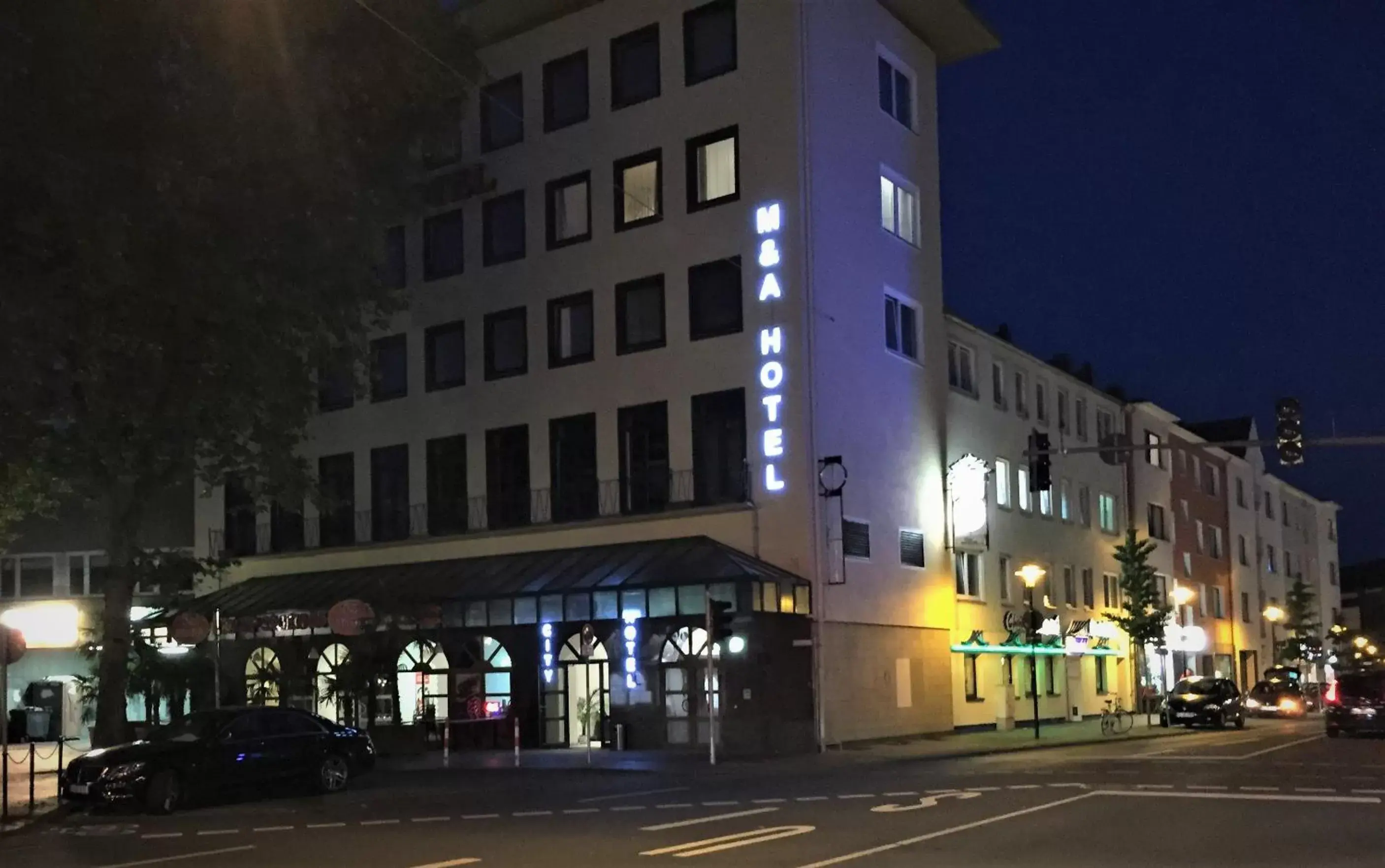 Facade/entrance, Property Building in M&A Cityhotel Hildesheim