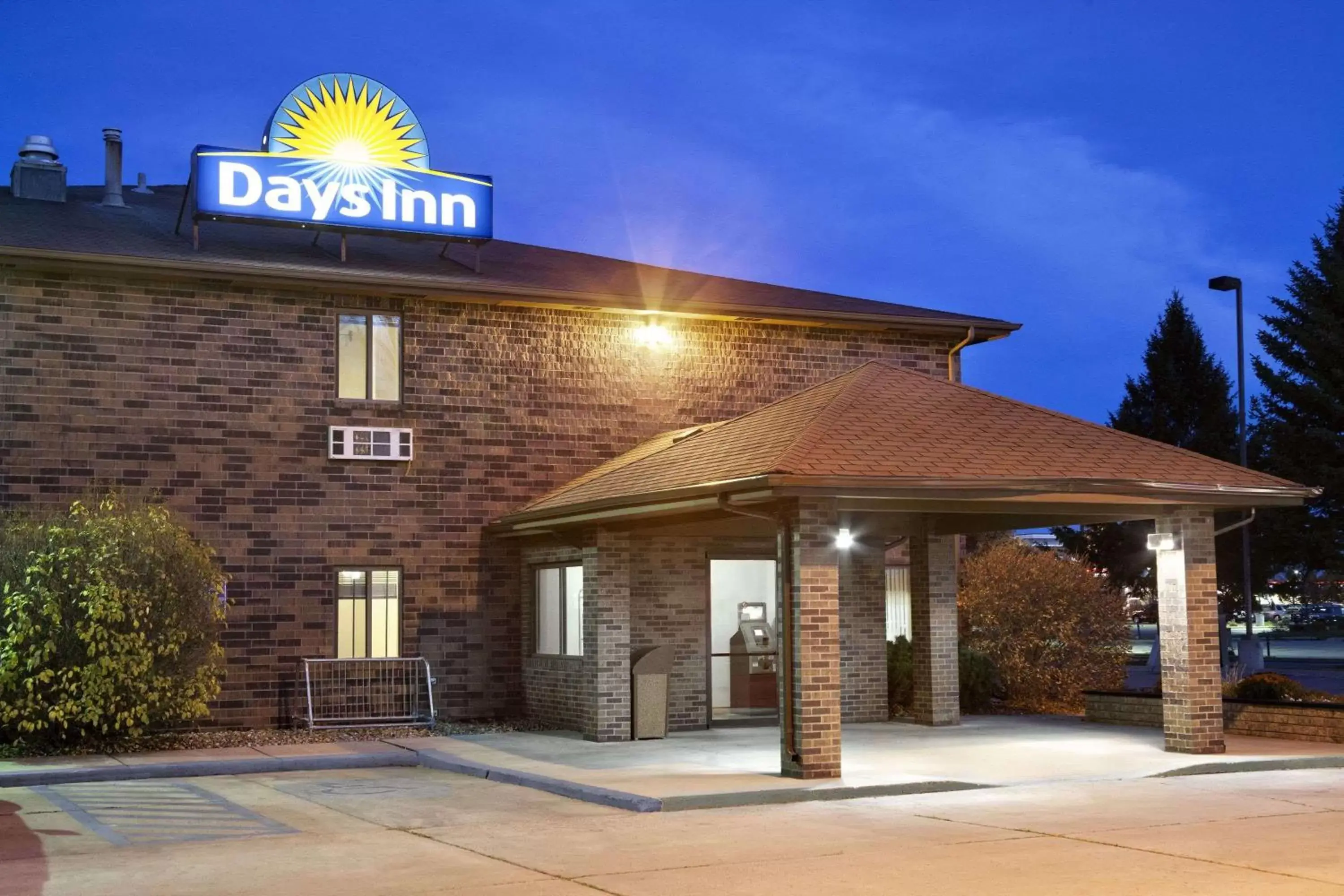 Property Building in Days Inn by Wyndham Columbia Mall