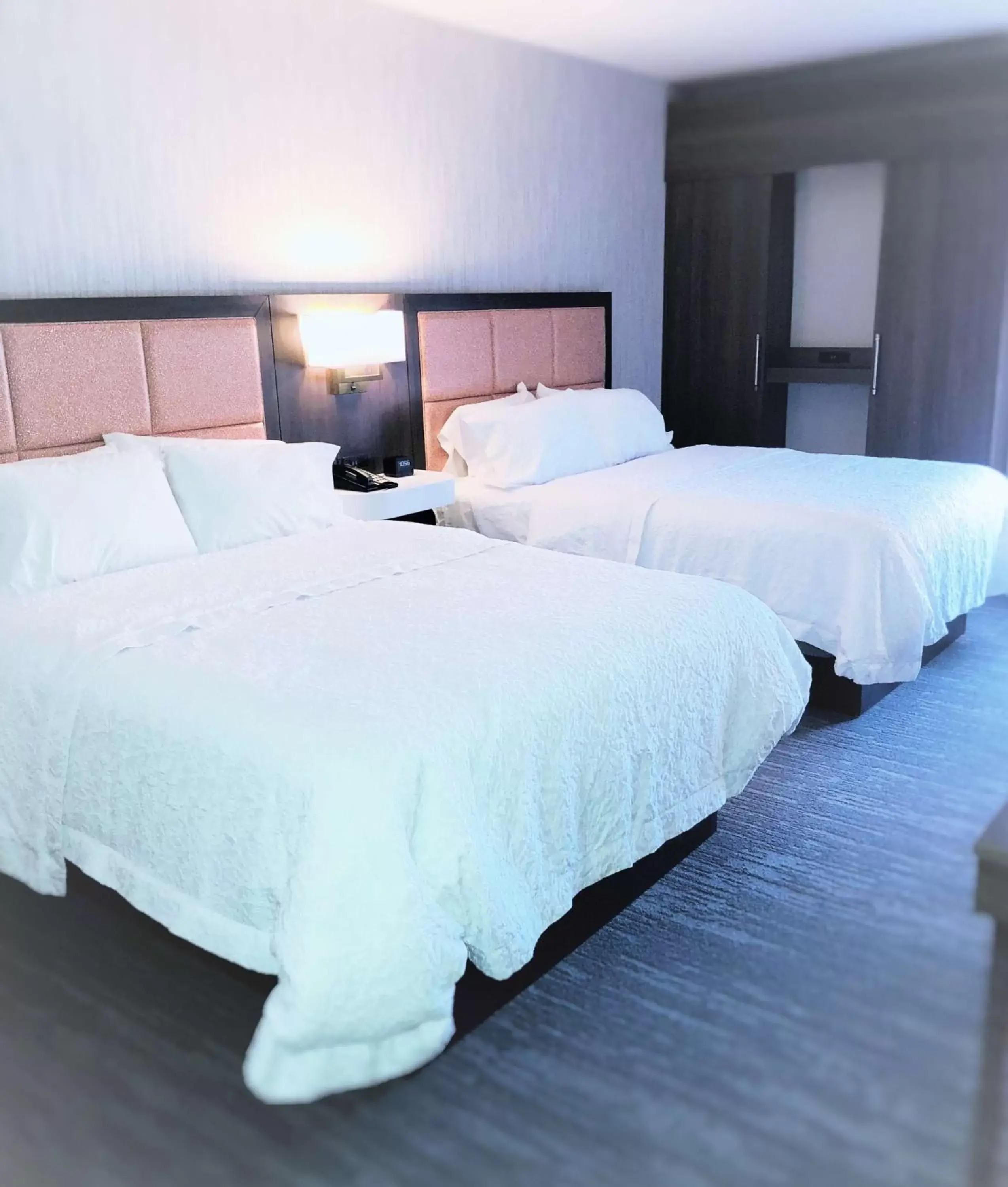Bed in Hampton Inn Williamsport