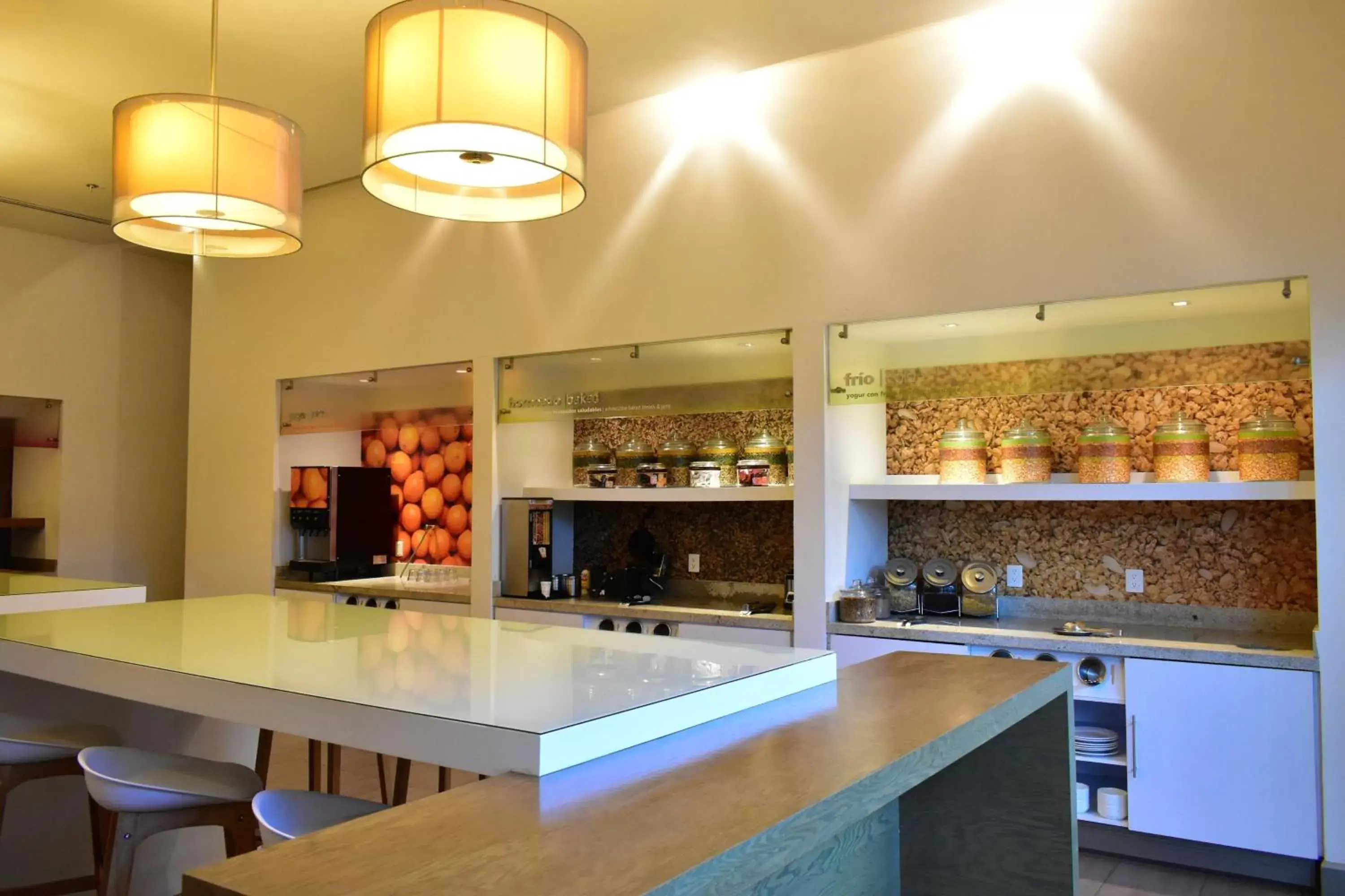 Breakfast, Lounge/Bar in Hampton Inn by Hilton Ciudad del Carmen