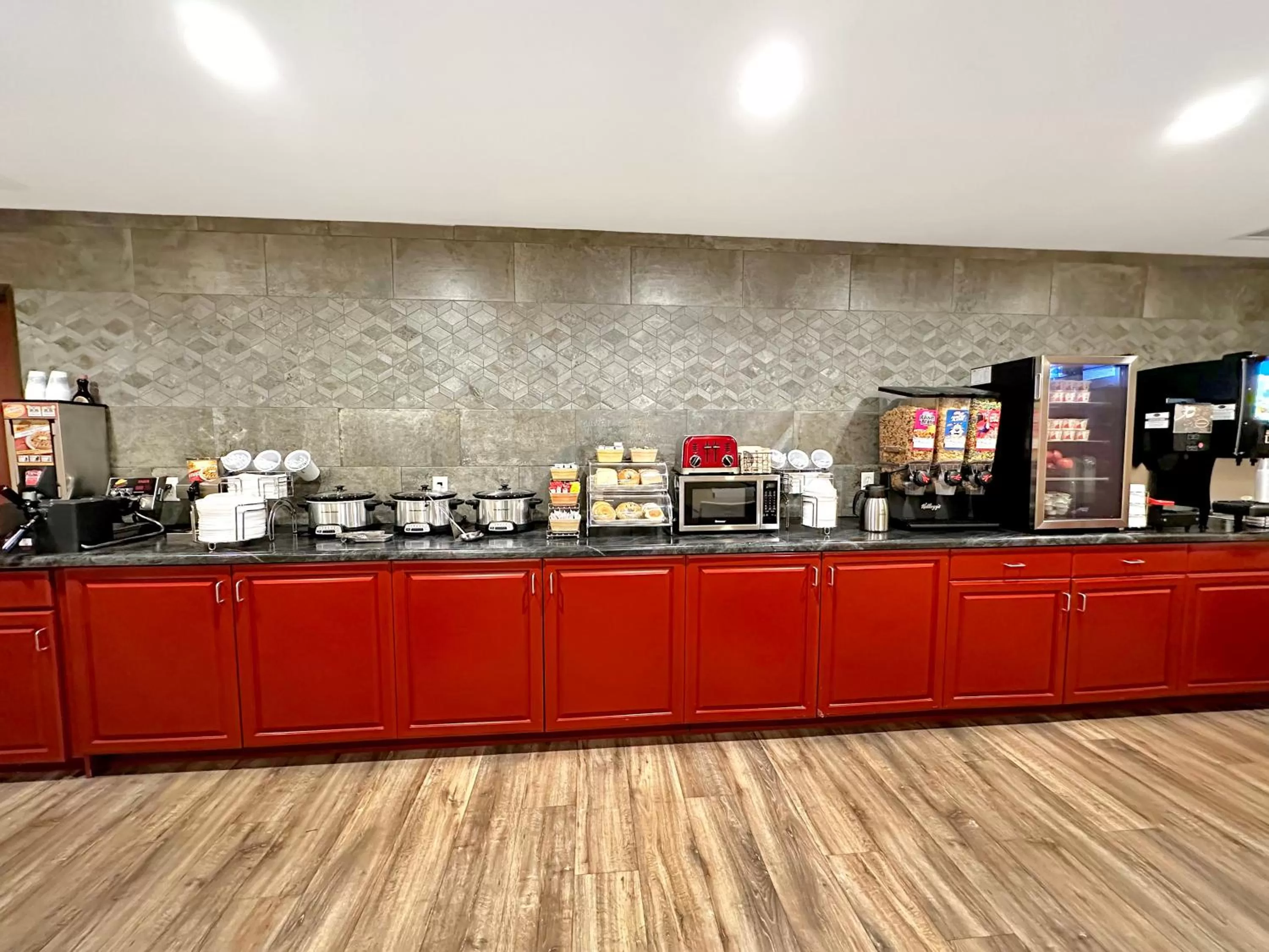 Breakfast in Estherville Hotel & Suites