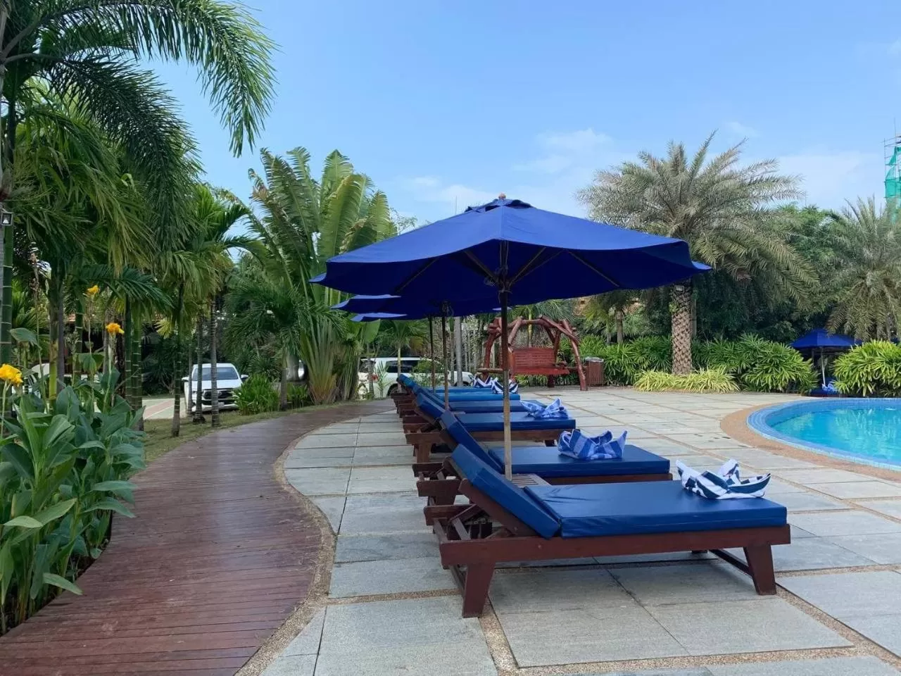 Swimming pool in Try Palace Resort Kep