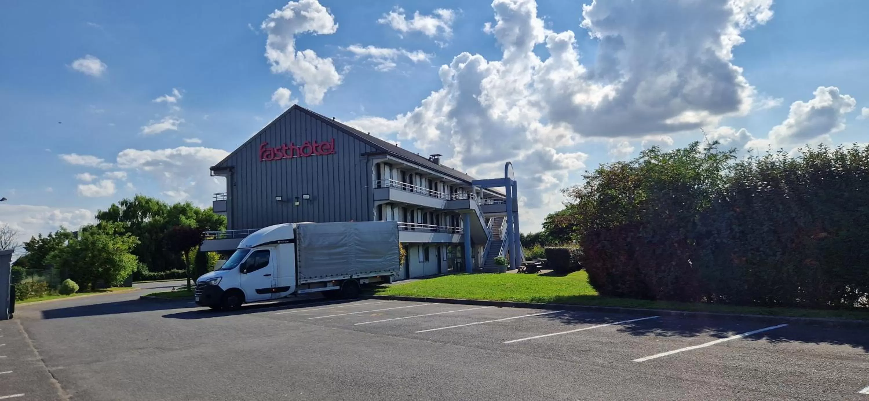 Parking in Fasthotel Roissy - Saint-Witz