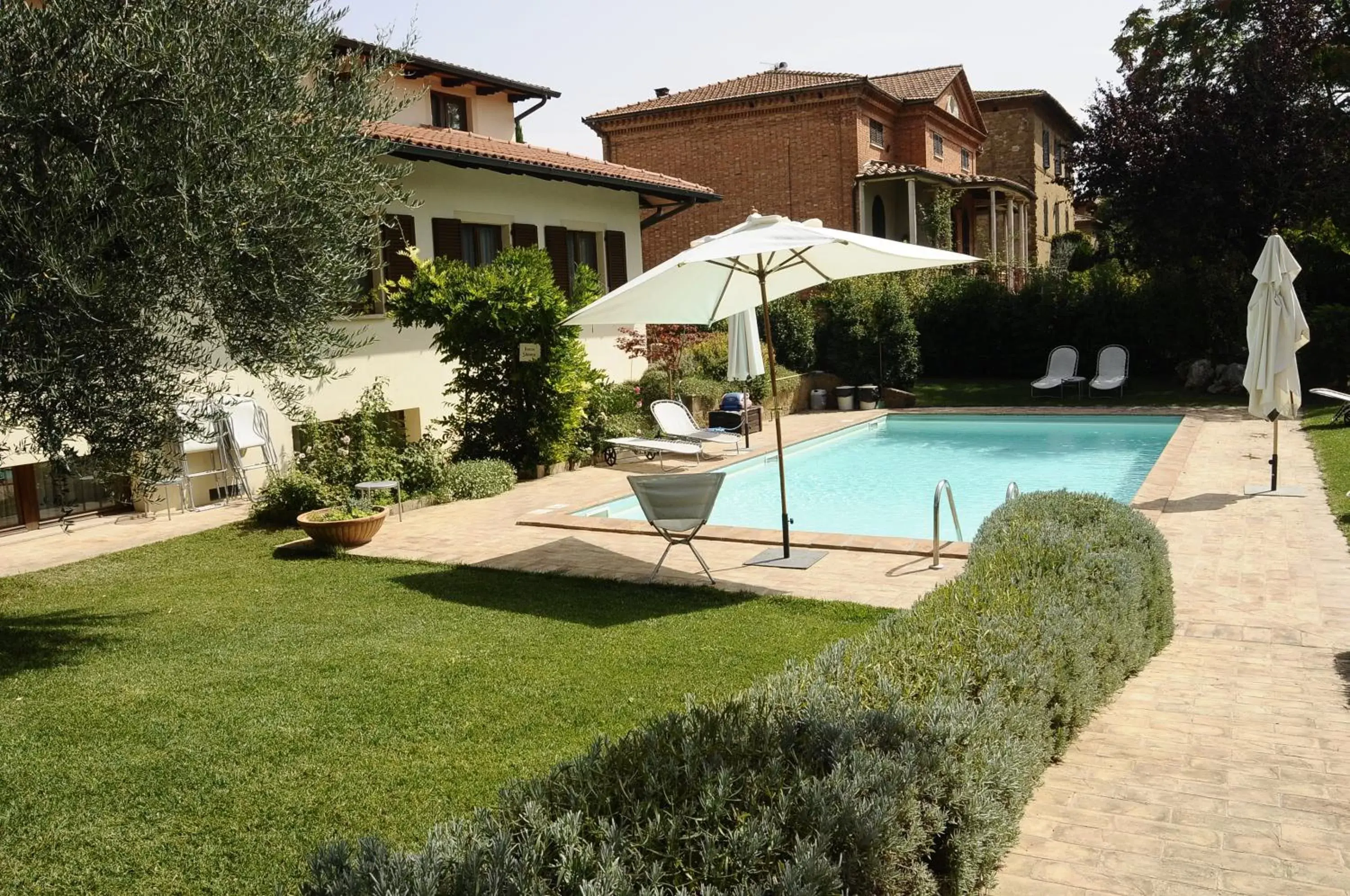 Swimming Pool in Hotel Rutiliano