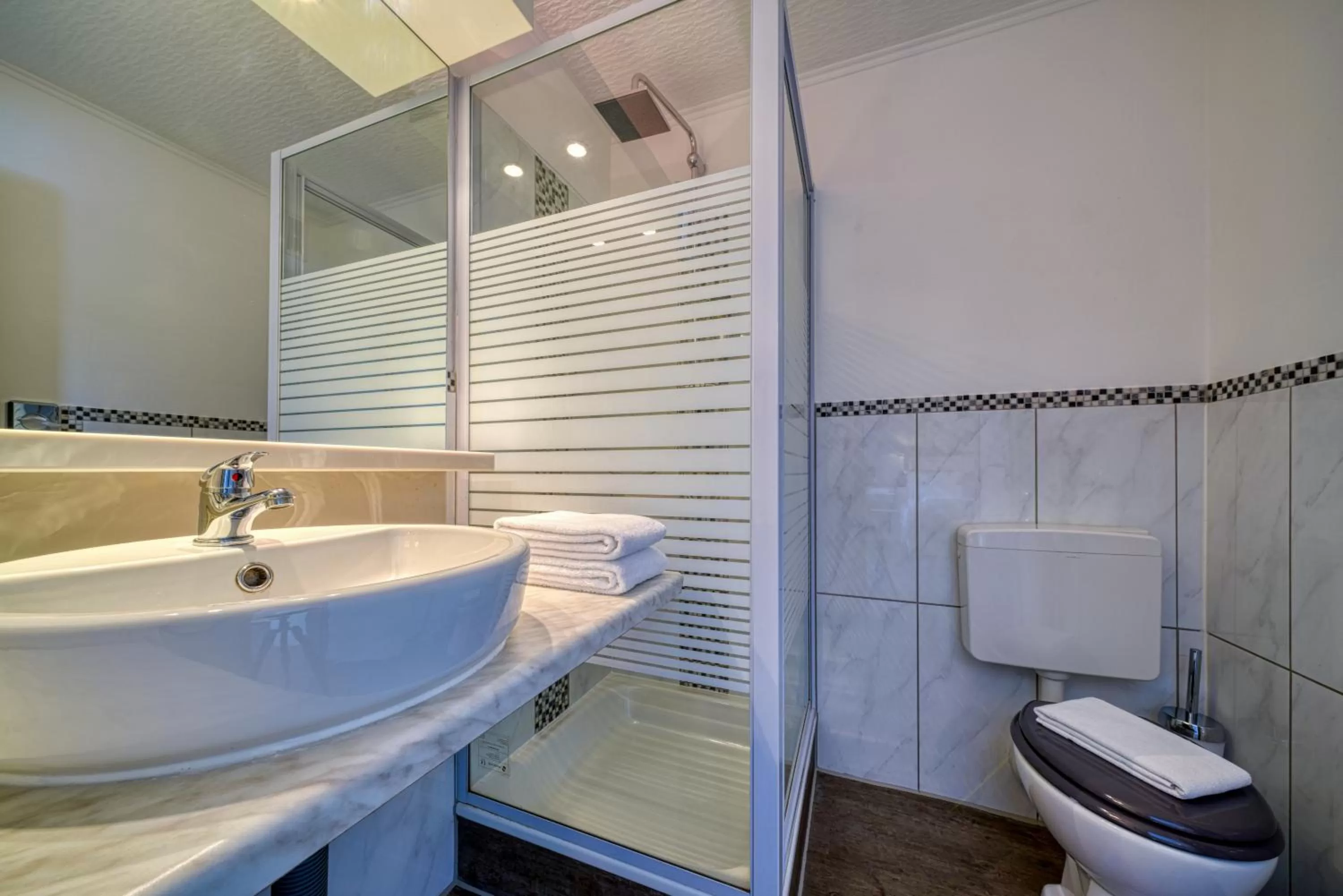 Shower in Hotel Seeblick Försterhaus