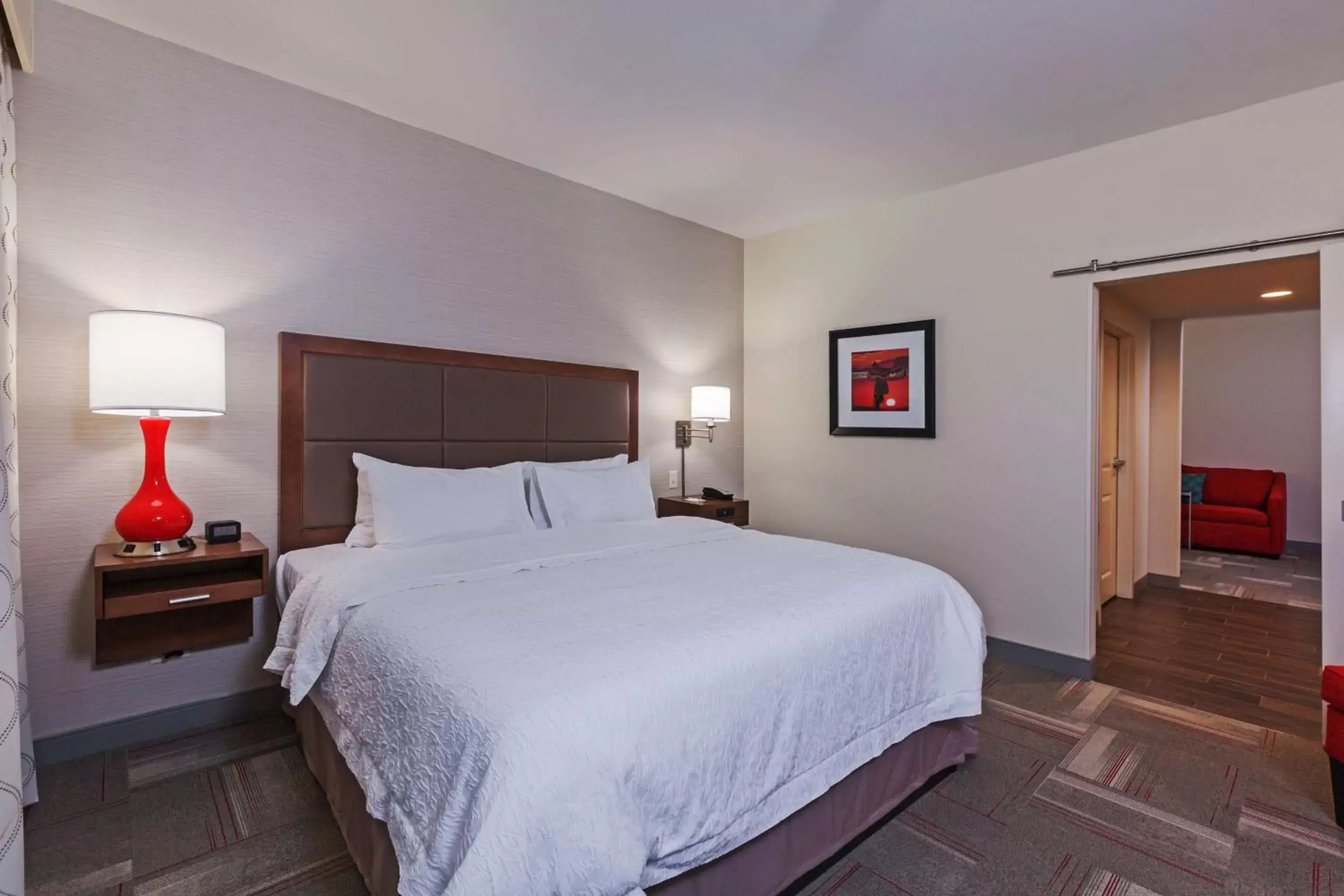 Bed in Hampton Inn & Suites Claremore