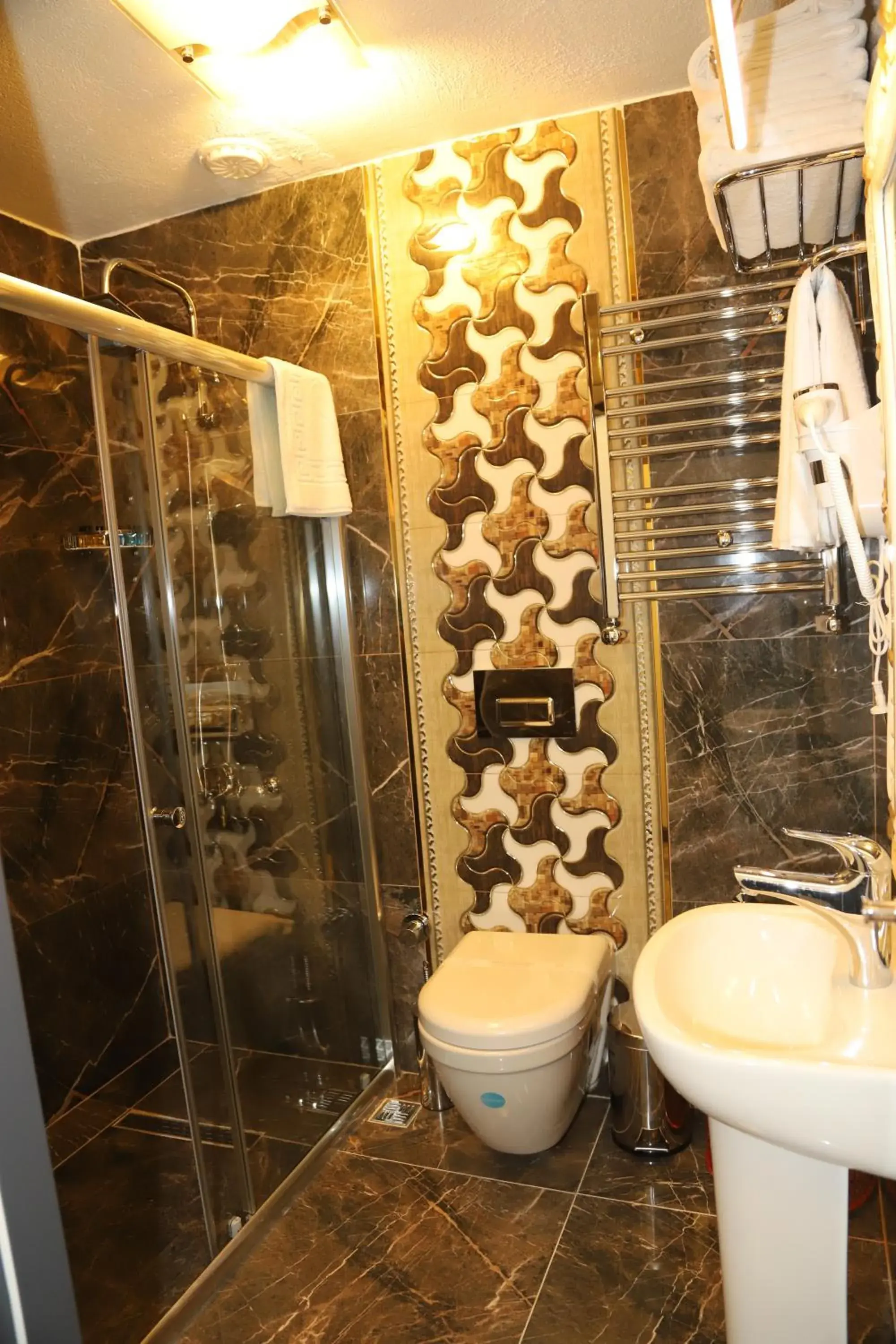 Shower, Bathroom in Grand Kavi Hotel
