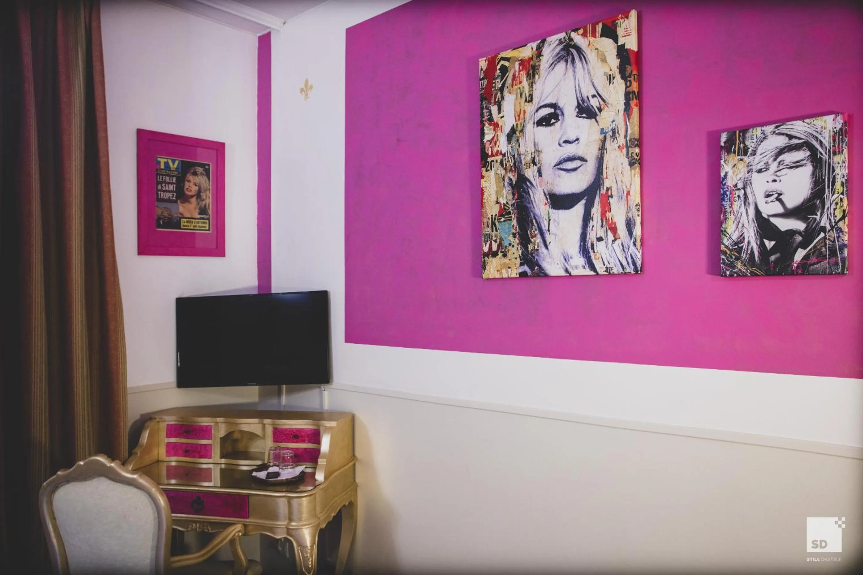 TV and multimedia in Admiral Hotel