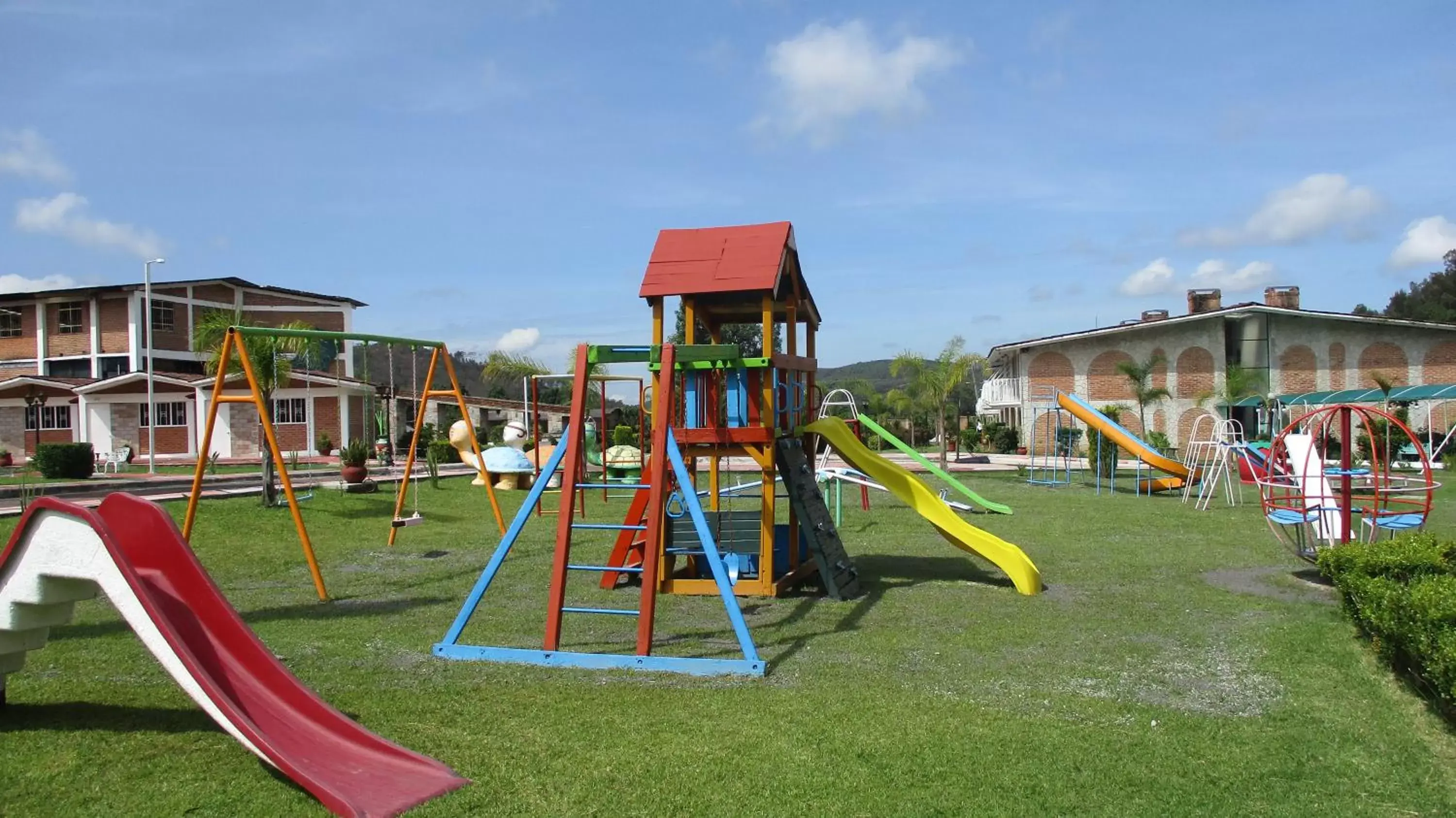 Garden, Children's Play Area in Hotel Villa Monarca Inn