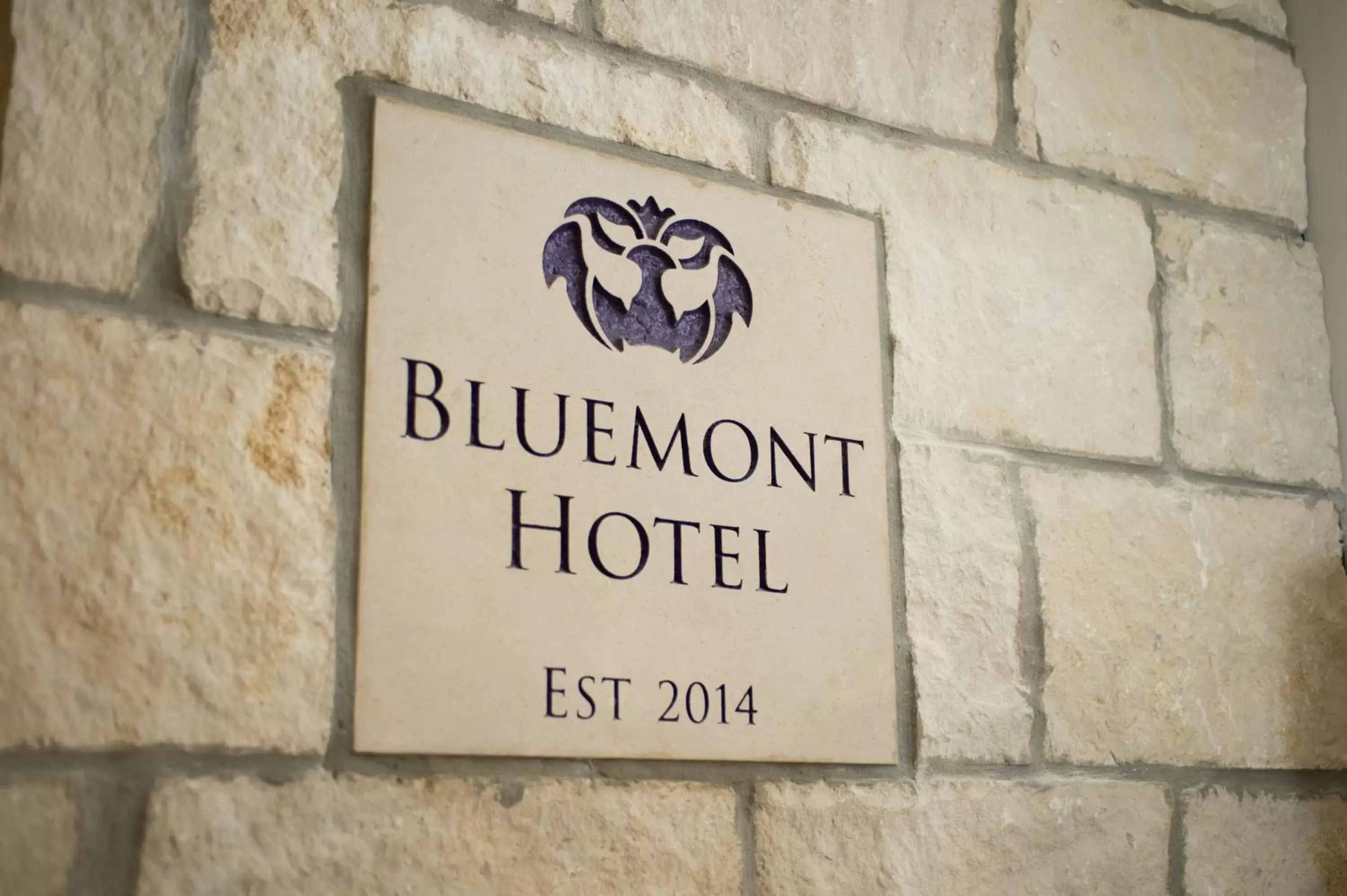 Logo/Certificate/Sign in Bluemont Hotel