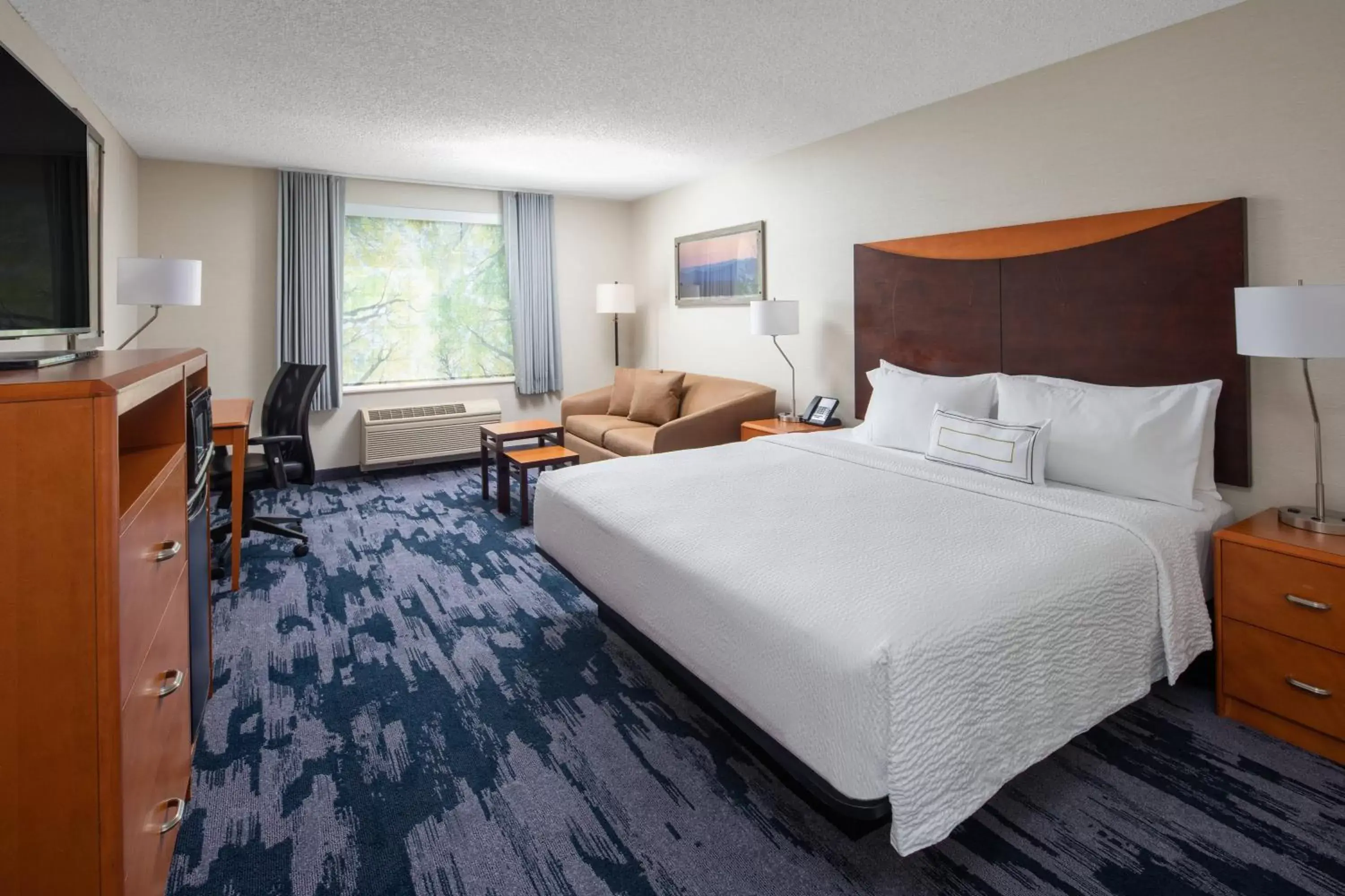 Photo of the whole room, Bed in Fairfield Inn & Suites Portland West Beaverton