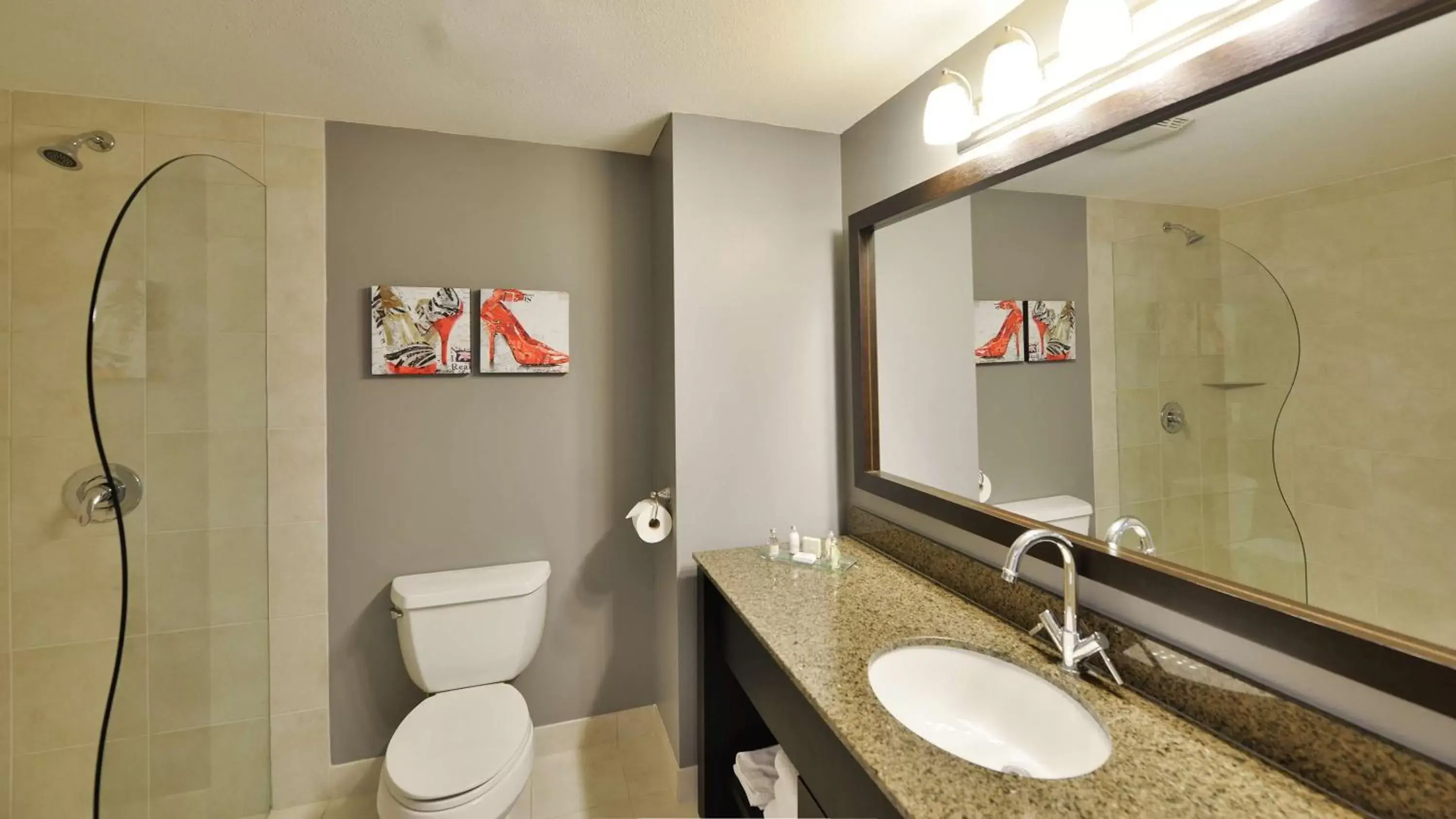 Photo of the whole room, Bathroom in Prestige Rocky Mountain Resort Cranbrook, WorldHotels Crafted