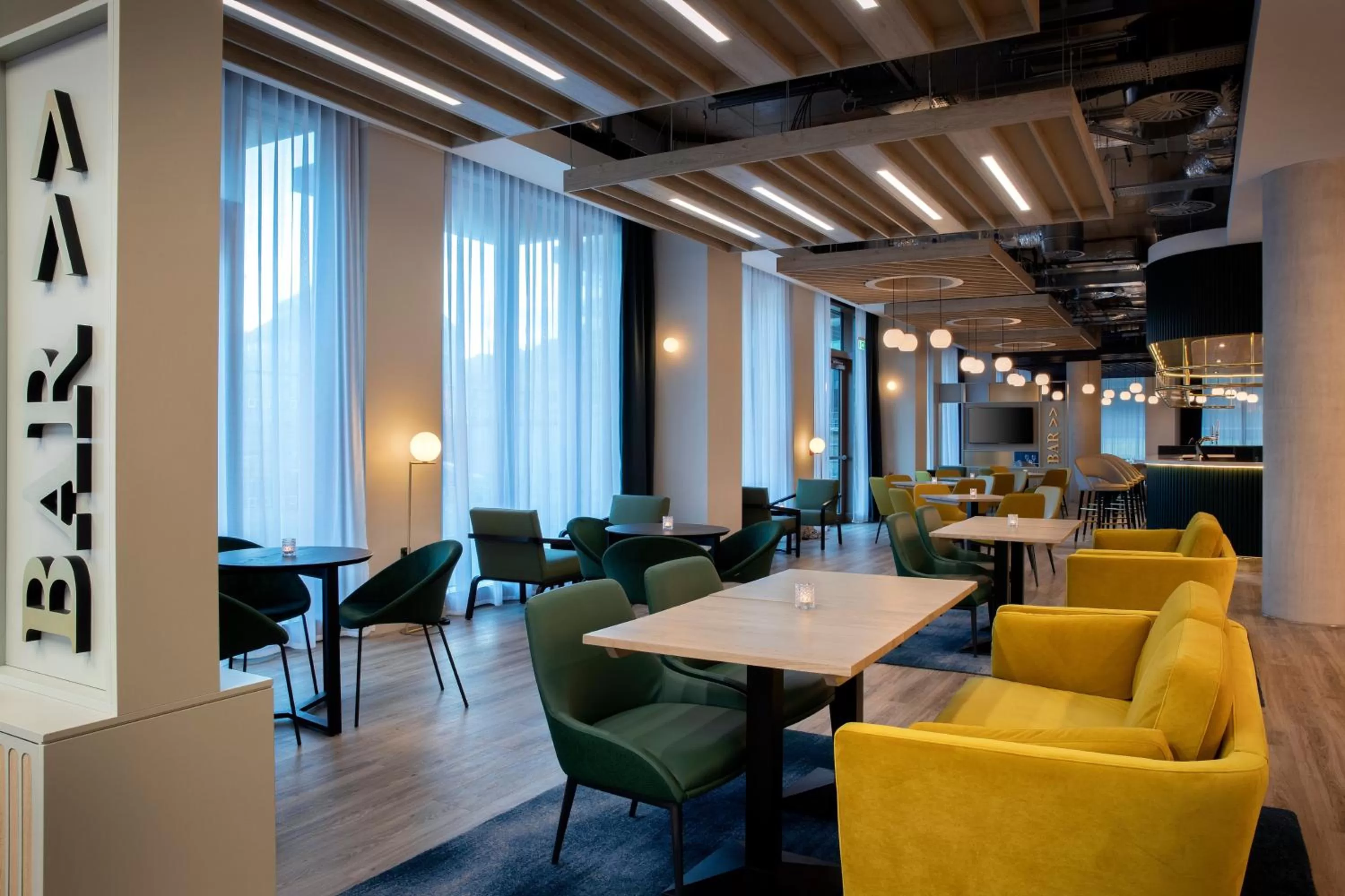 Lounge or bar in Leonardo Hotel Bristol City