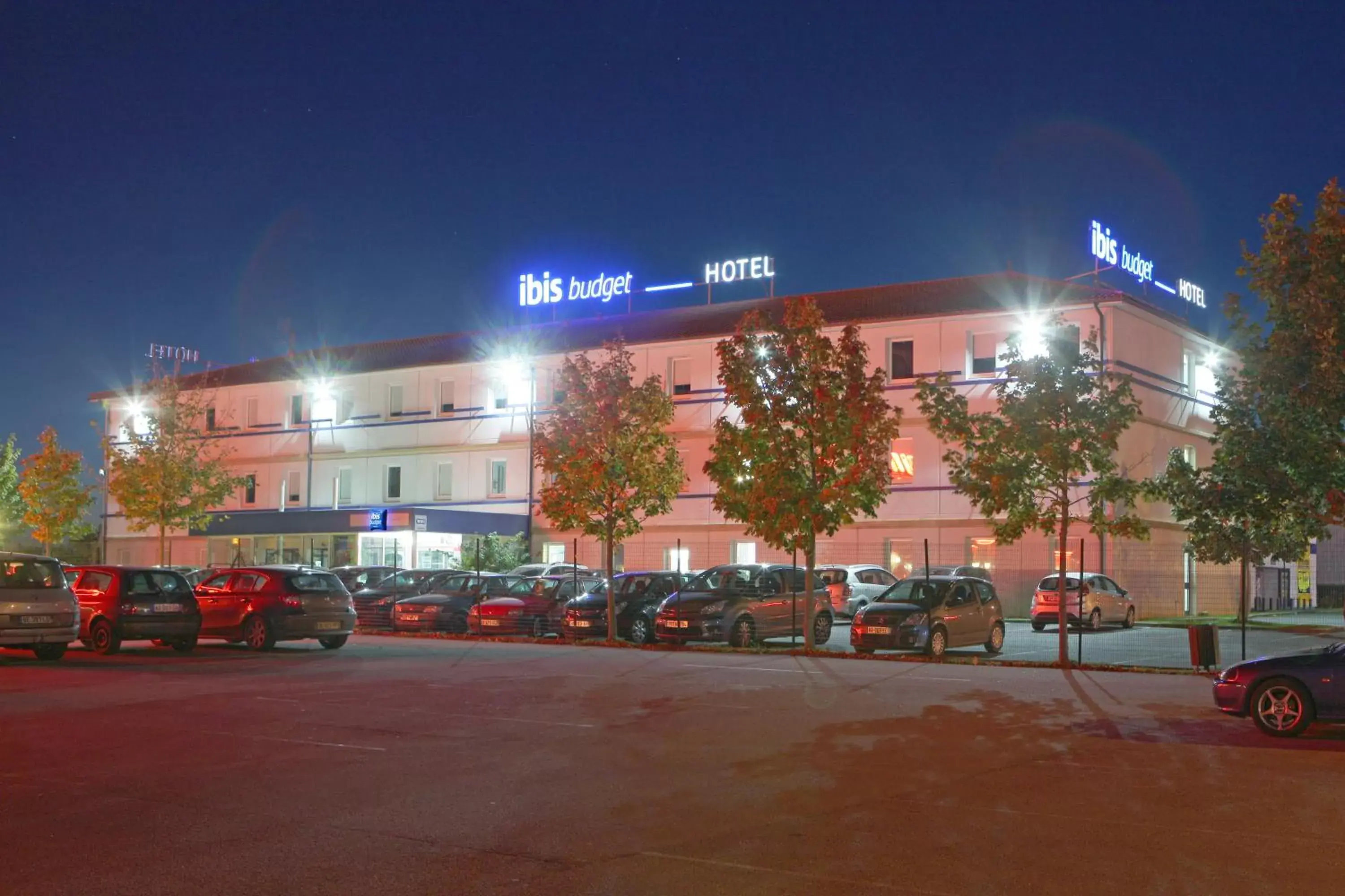 Facade/entrance, Property Building in ibis budget Poitiers Nord Futuroscope