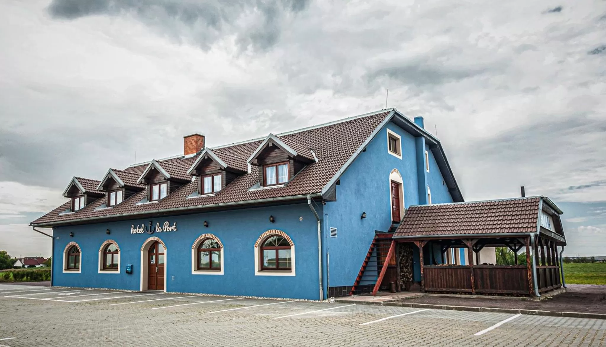 Property building in La Port