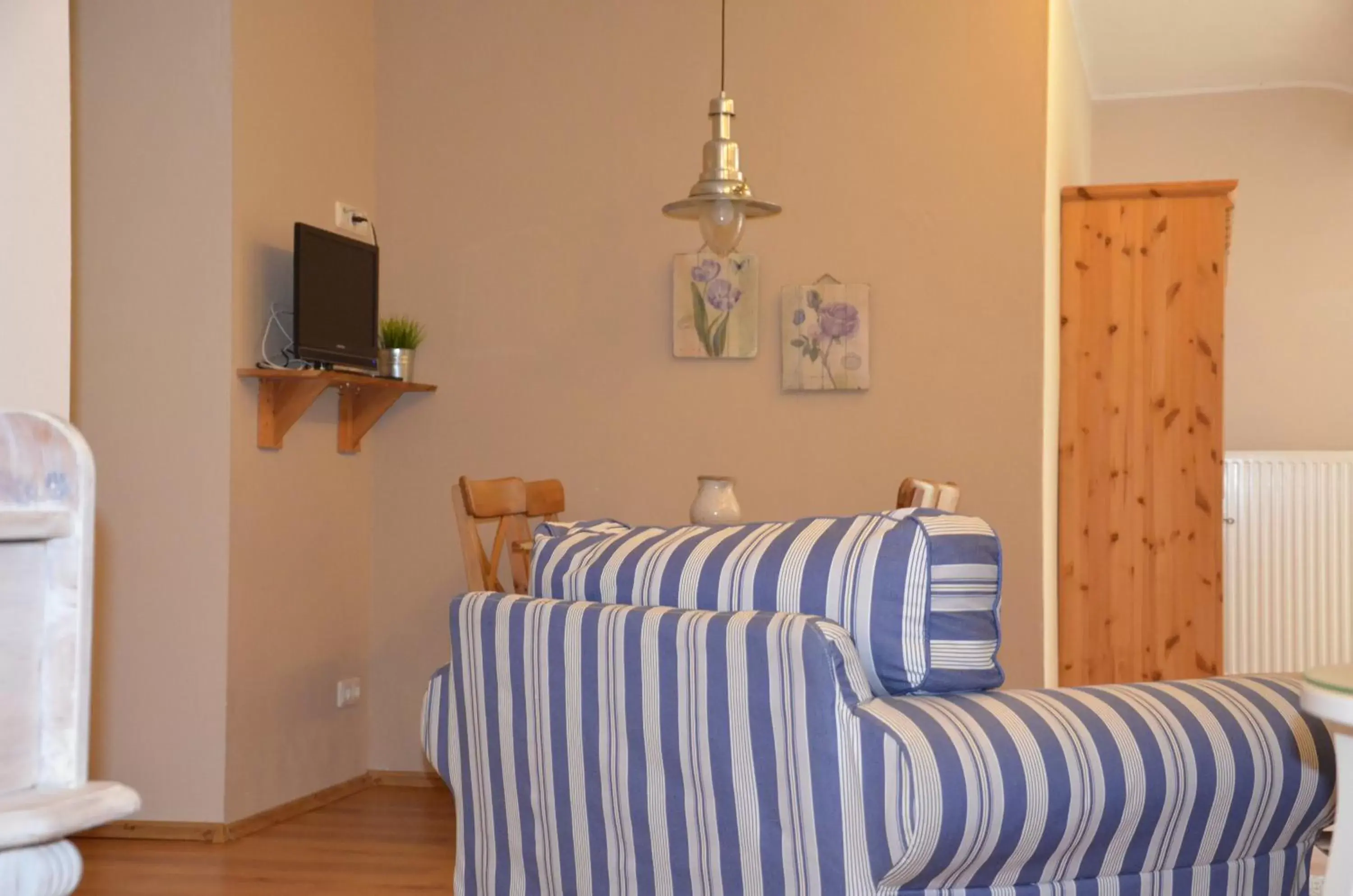 Bedroom, Seating Area in Landhotel Rehedyk