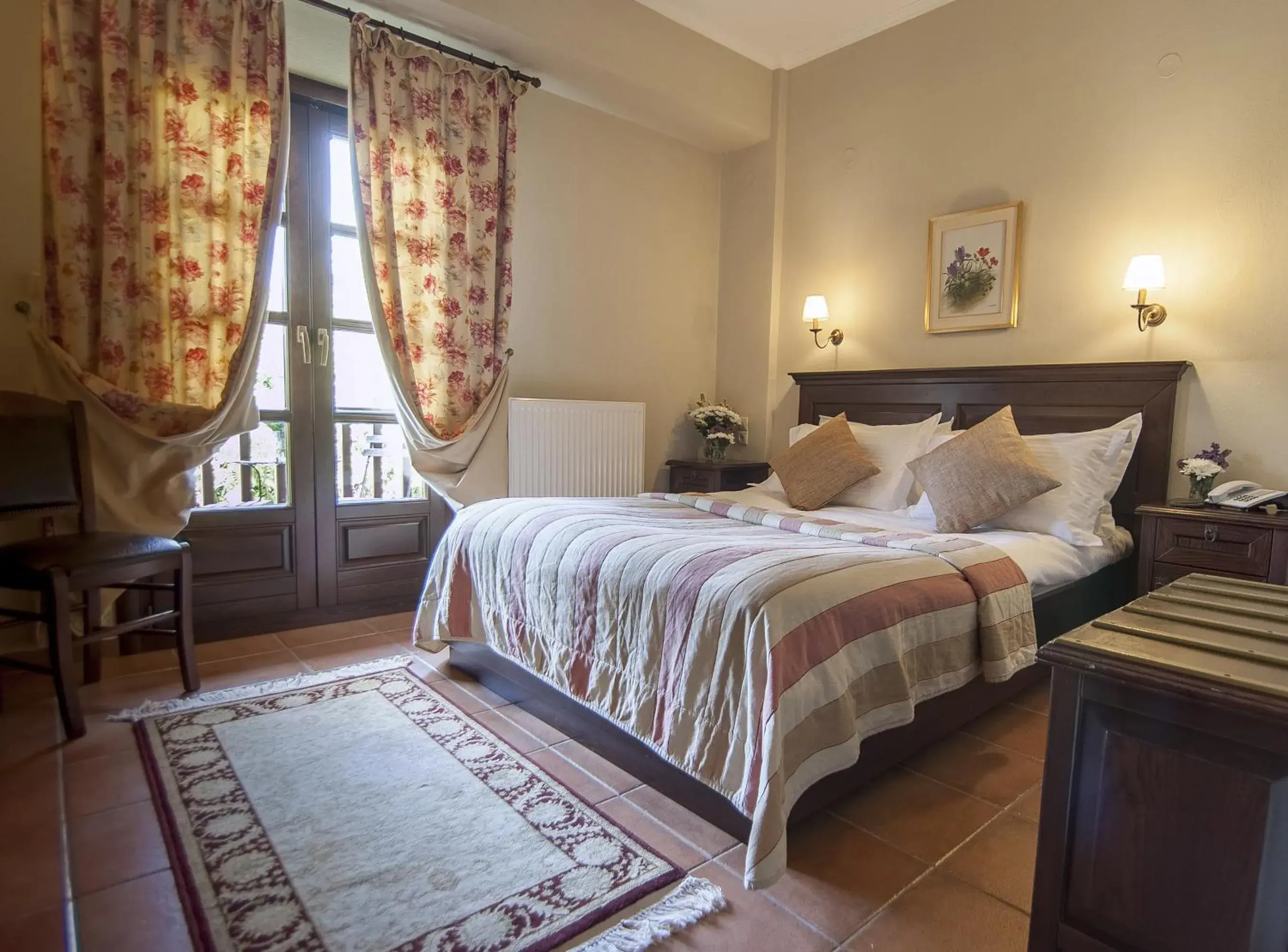 Single Room with Mountain and Partial Meteora View in Hotel Doupiani House