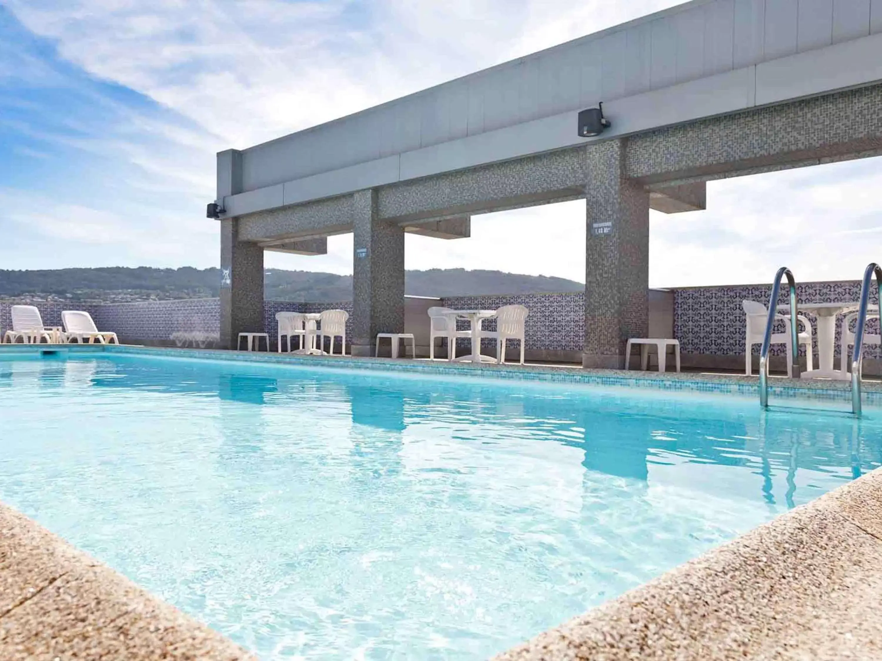 On site, Swimming Pool in Hotel Mercure Braga Centro