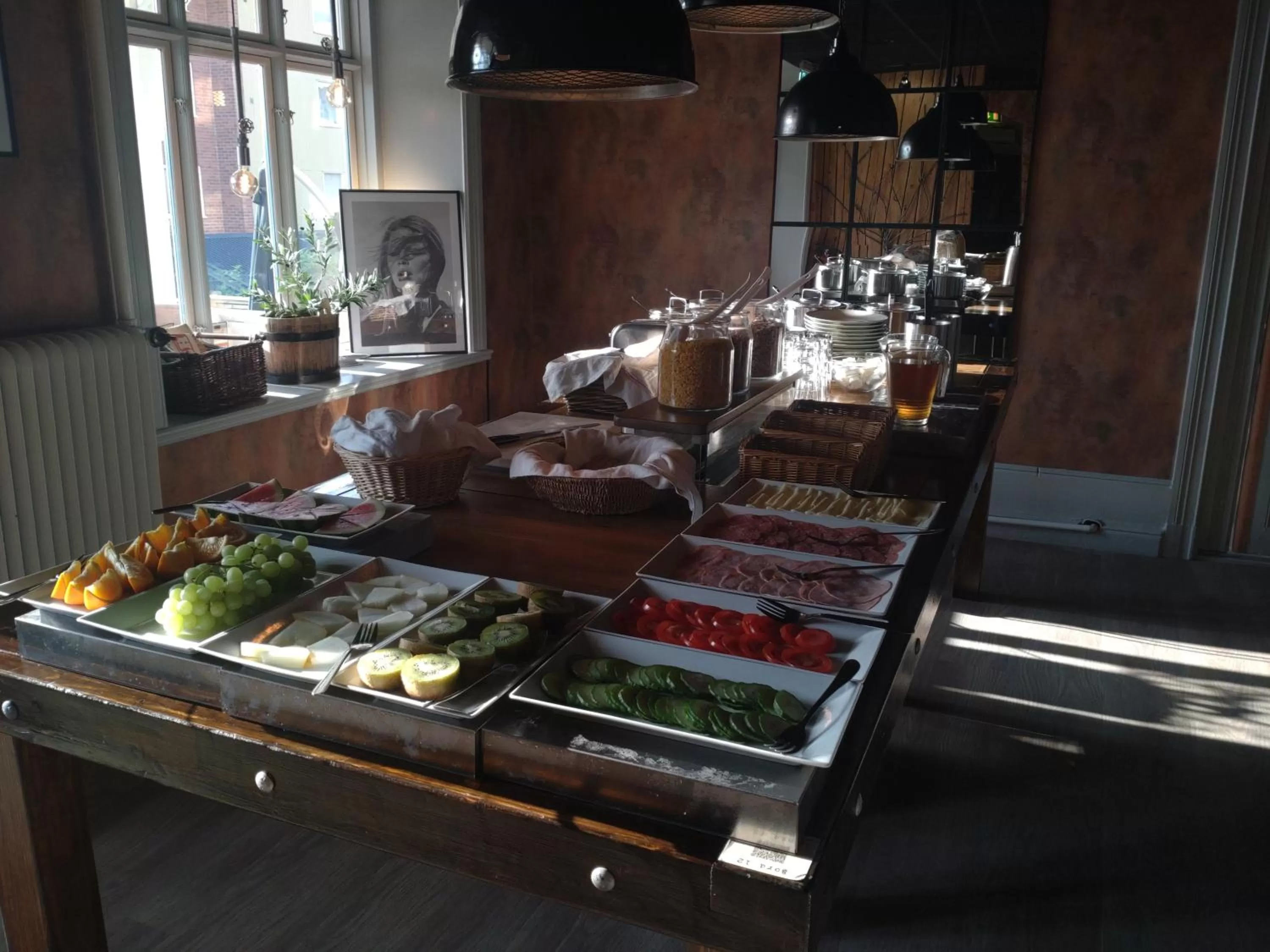 Restaurant/places to eat in Hotell Temperance