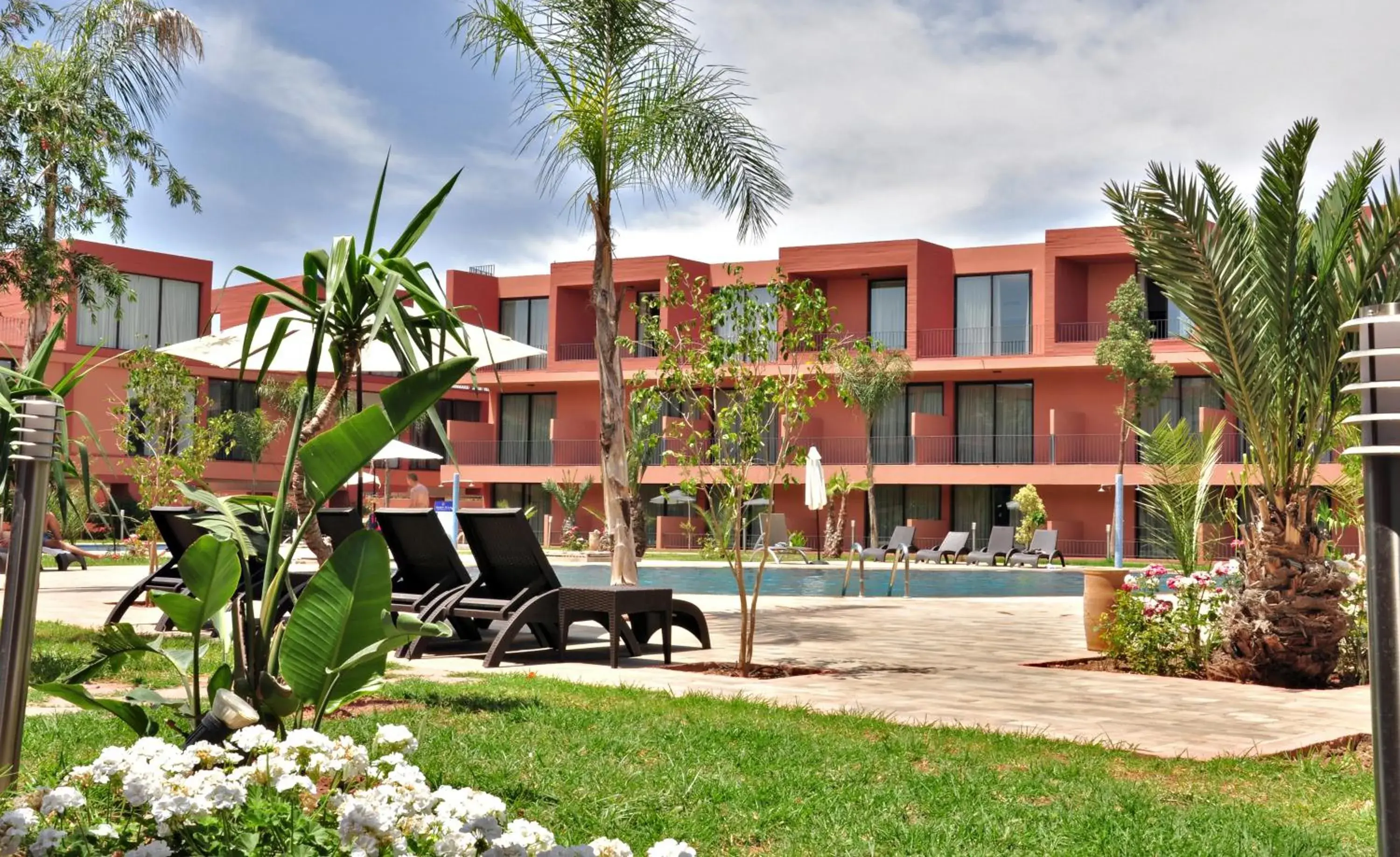 Swimming pool, Property Building in Rawabi Hotel Marrakech & Spa