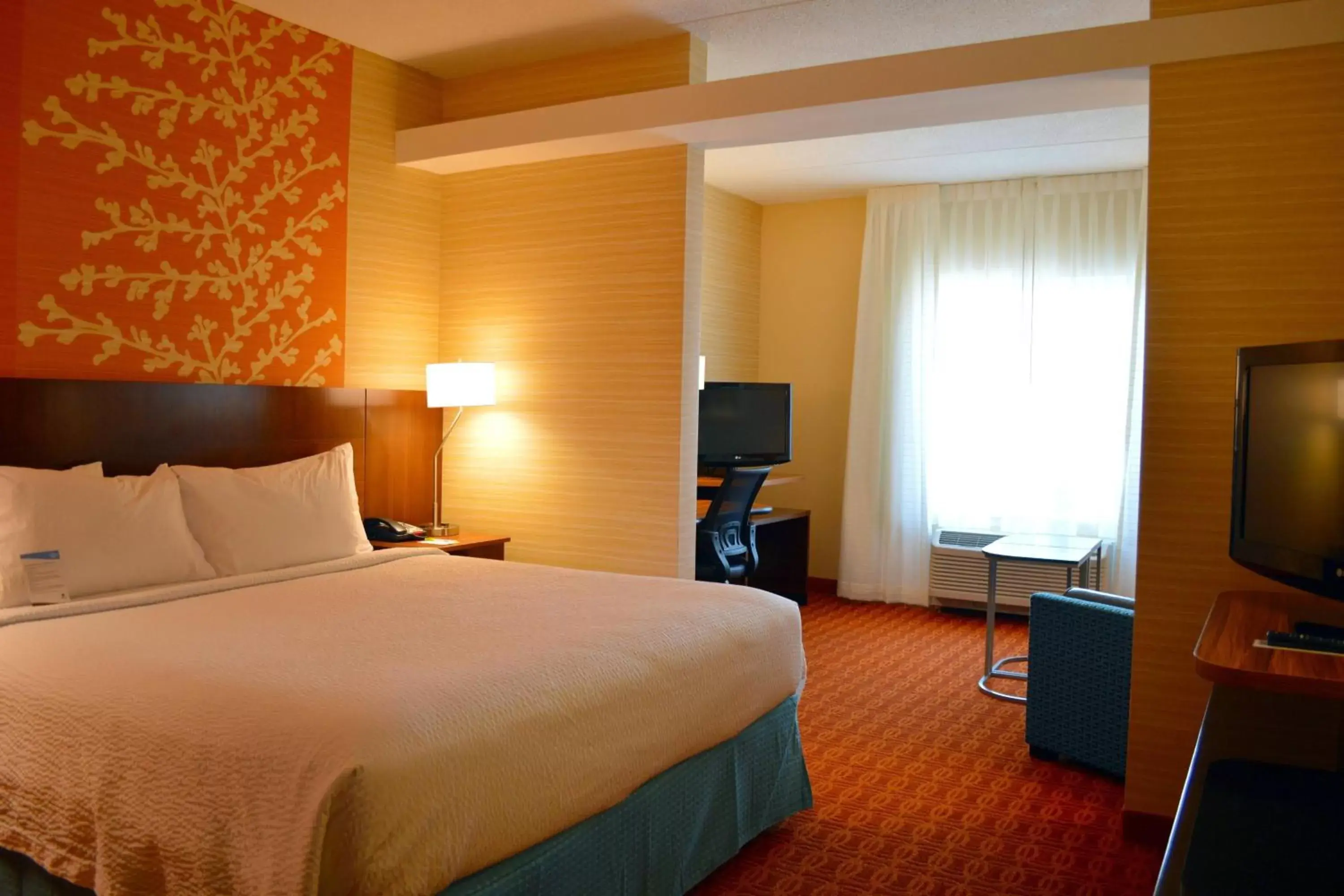 Bedroom, Bed in Fairfield Inn & Suites by Marriott Stafford Quantico