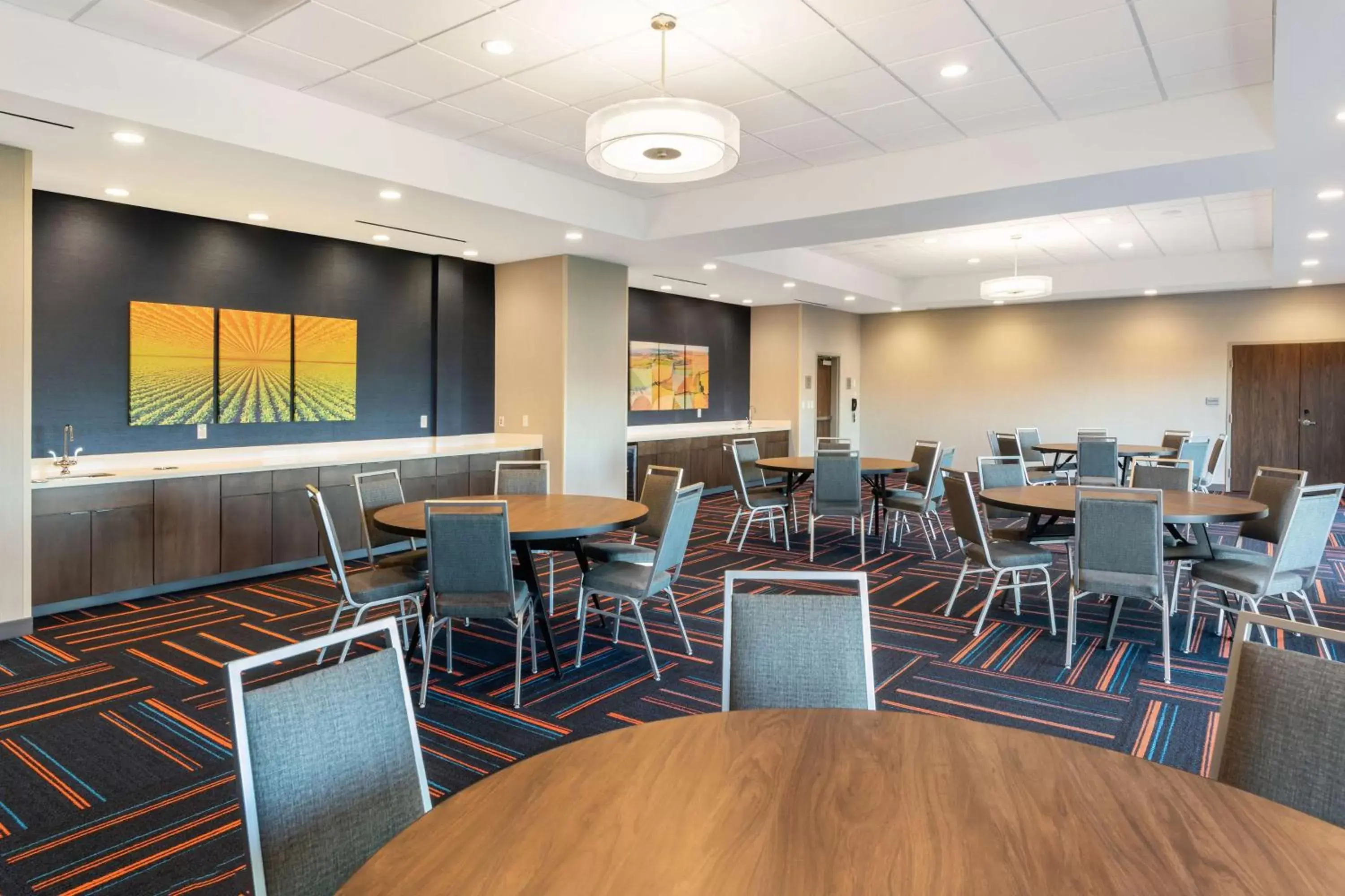 Meeting/conference room, Restaurant/Places to Eat in Hampton Inn Circleville, Oh